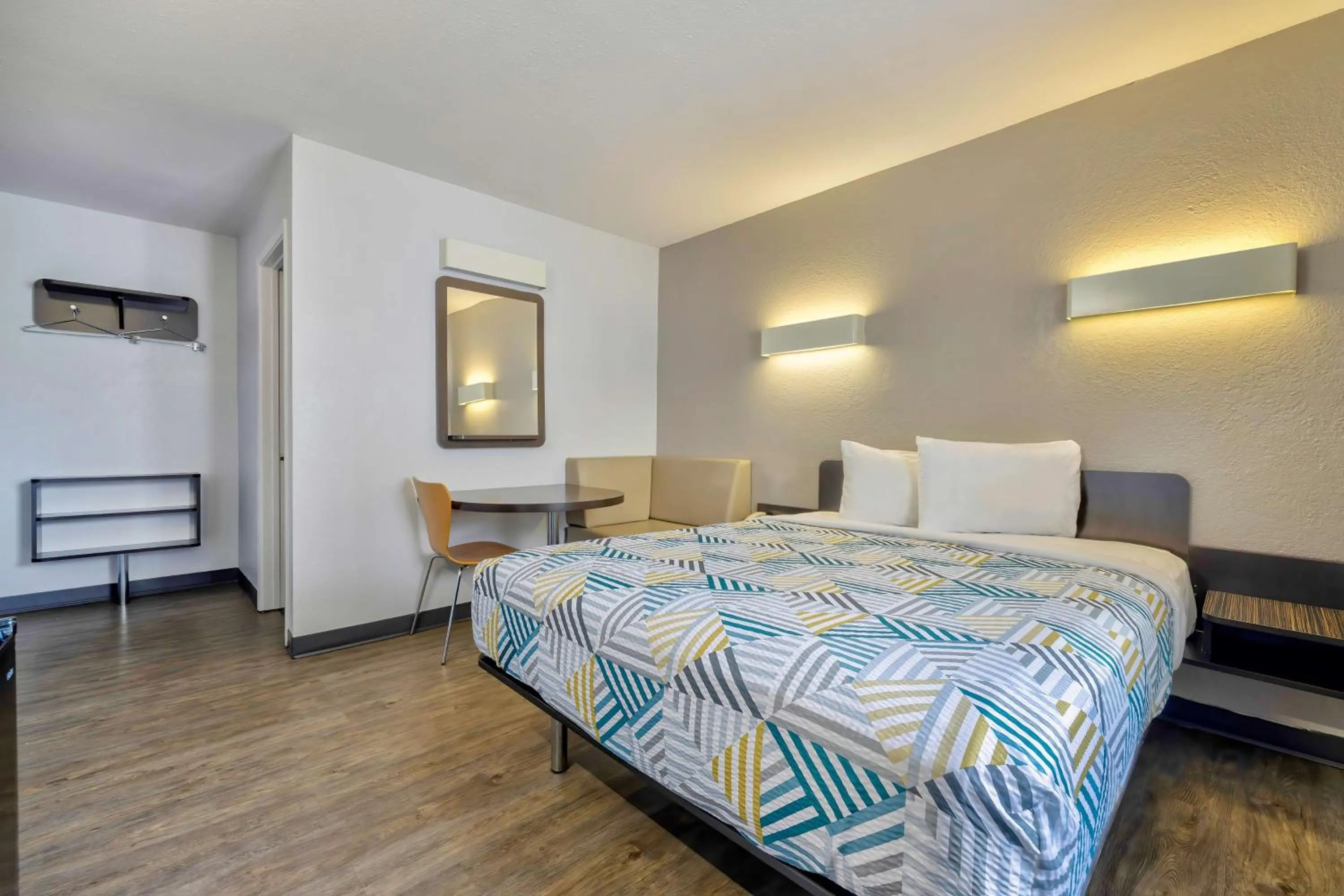 Bedroom, Bed in Motel 6-Oshkosh, WI