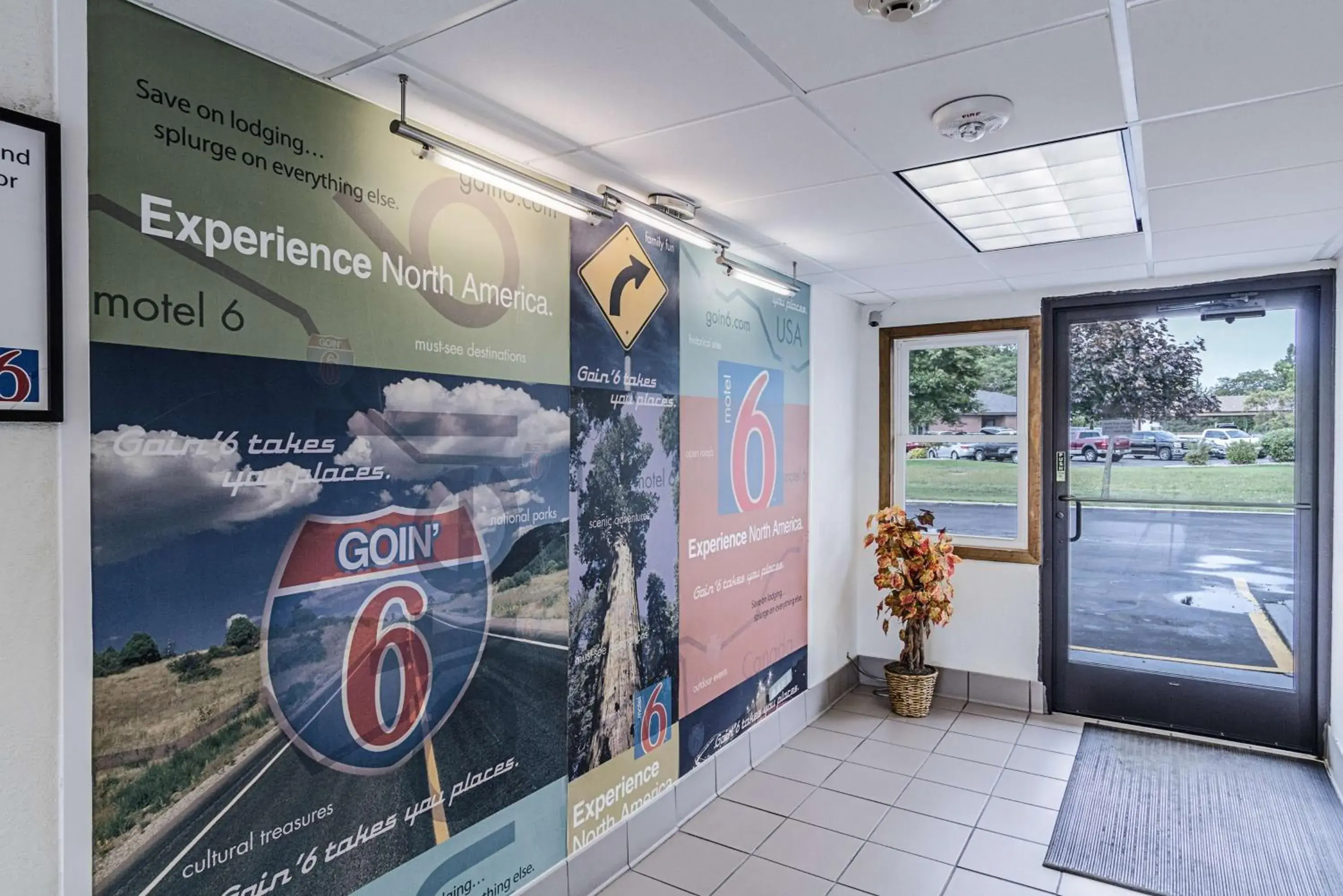 Lobby or reception in Motel 6-Oshkosh, WI Lobby or reception in Motel 6-Oshkosh, WI