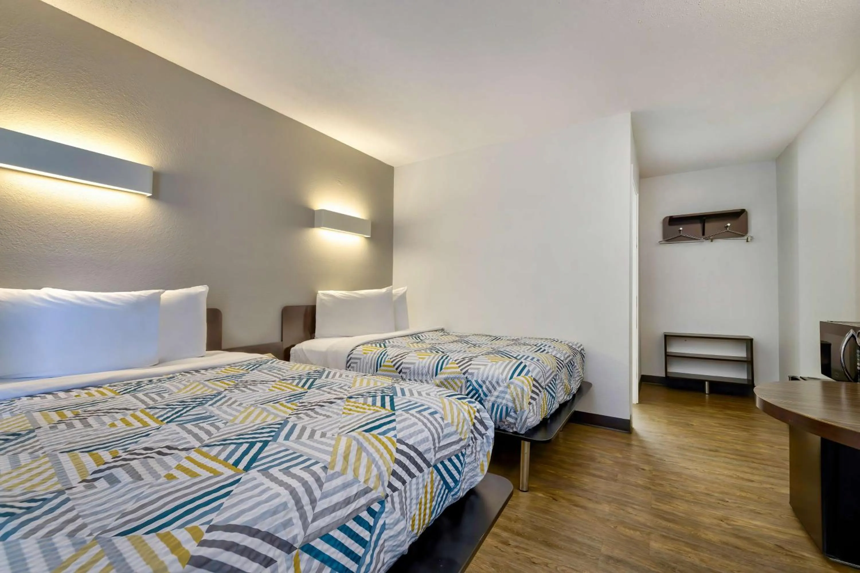 Bedroom, Bed in Motel 6-Oshkosh, WI