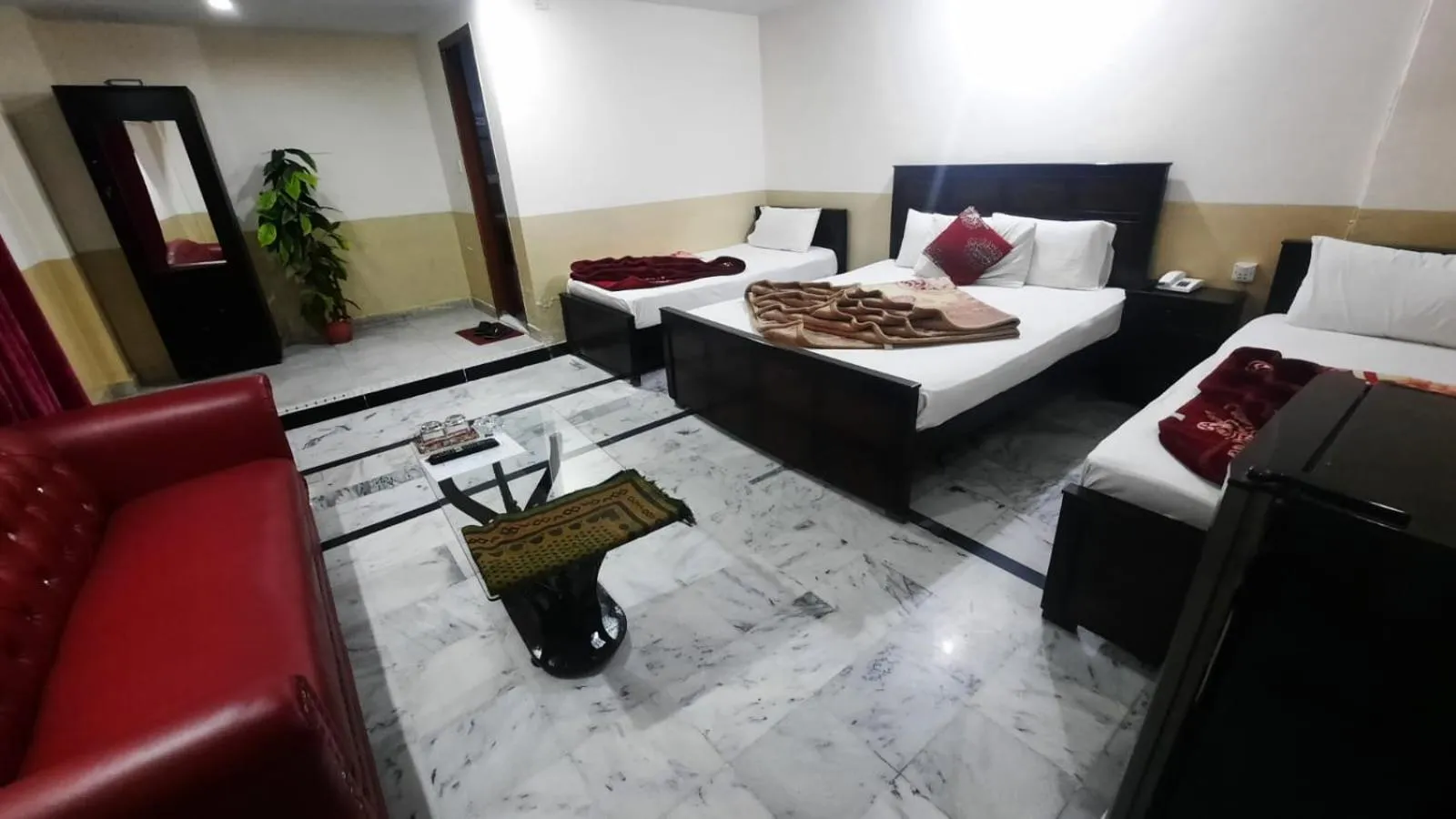 Photo of the whole room, Bed in Hotel Khursheed Palace