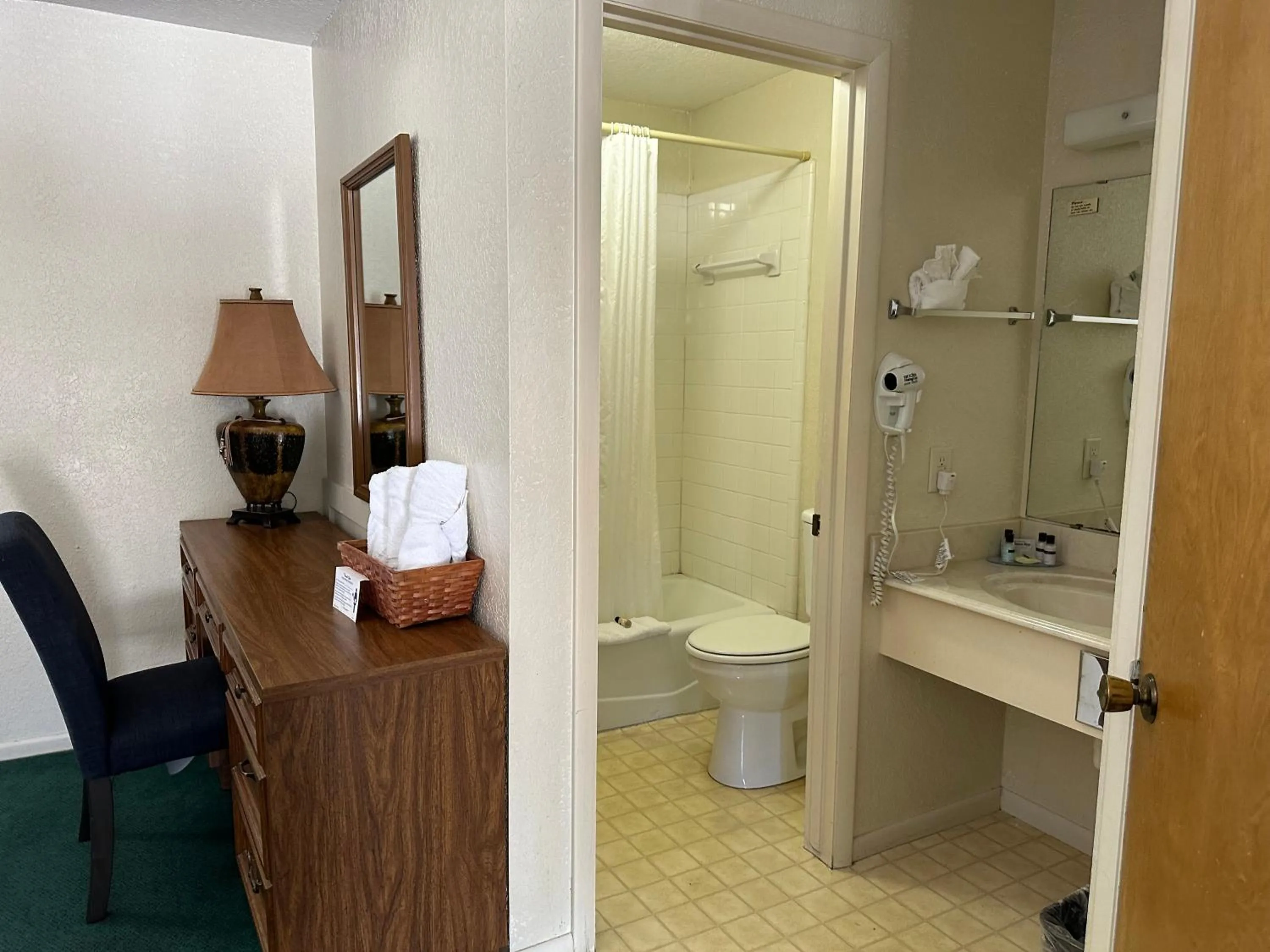 Sunset Inn and Suites