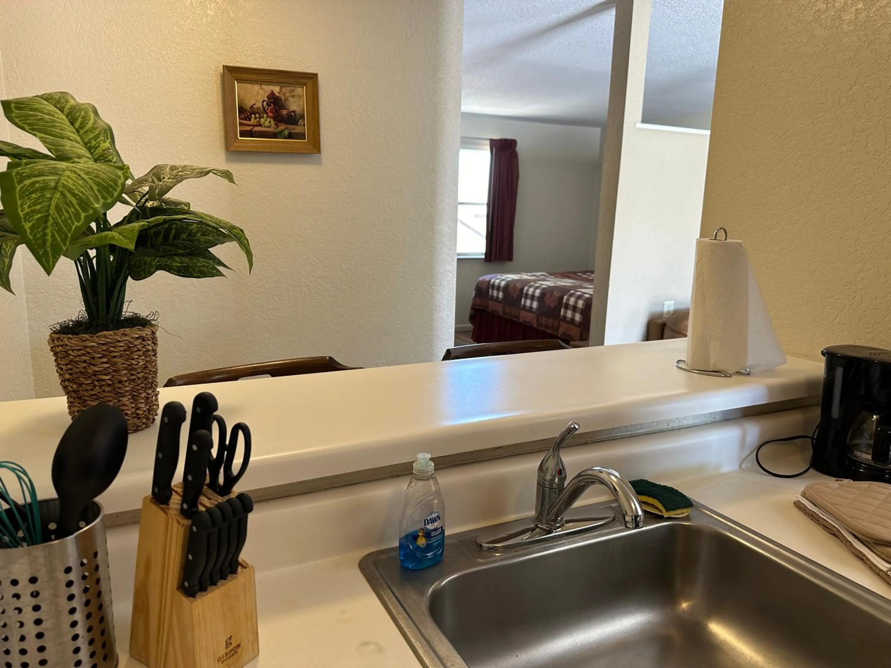 Sunset Inn and Suites