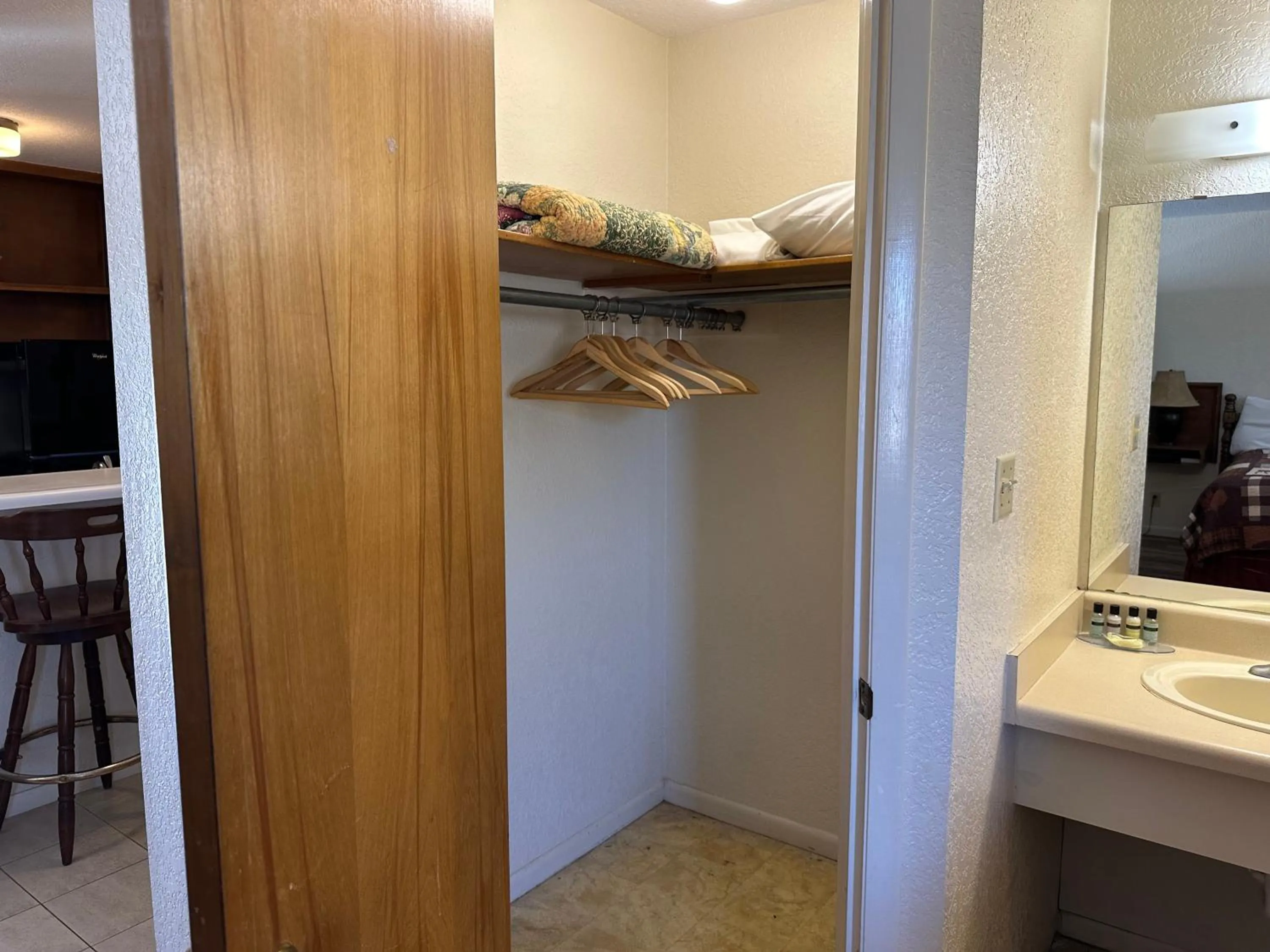 Sunset Inn and Suites