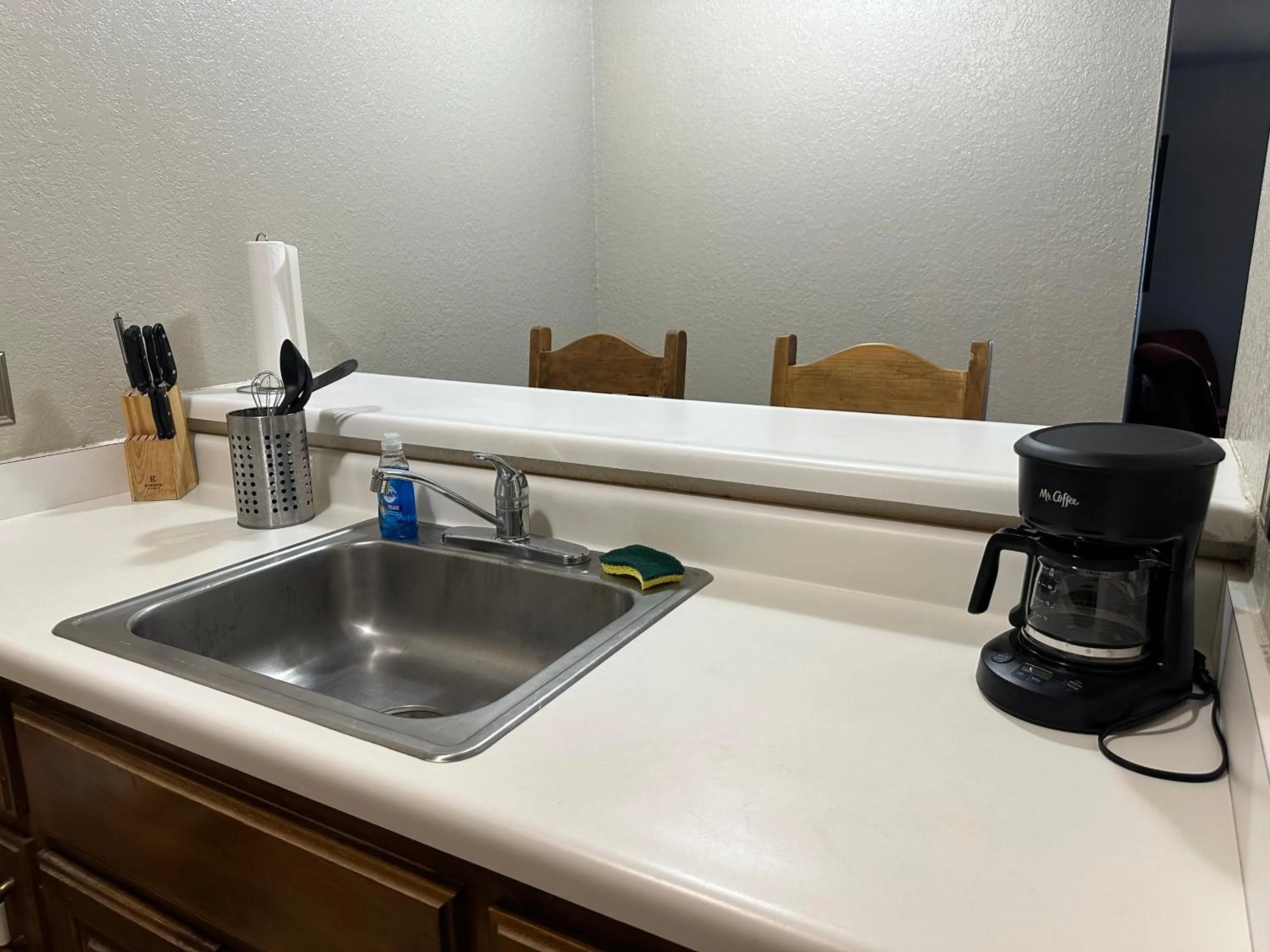 Sunset Inn and Suites