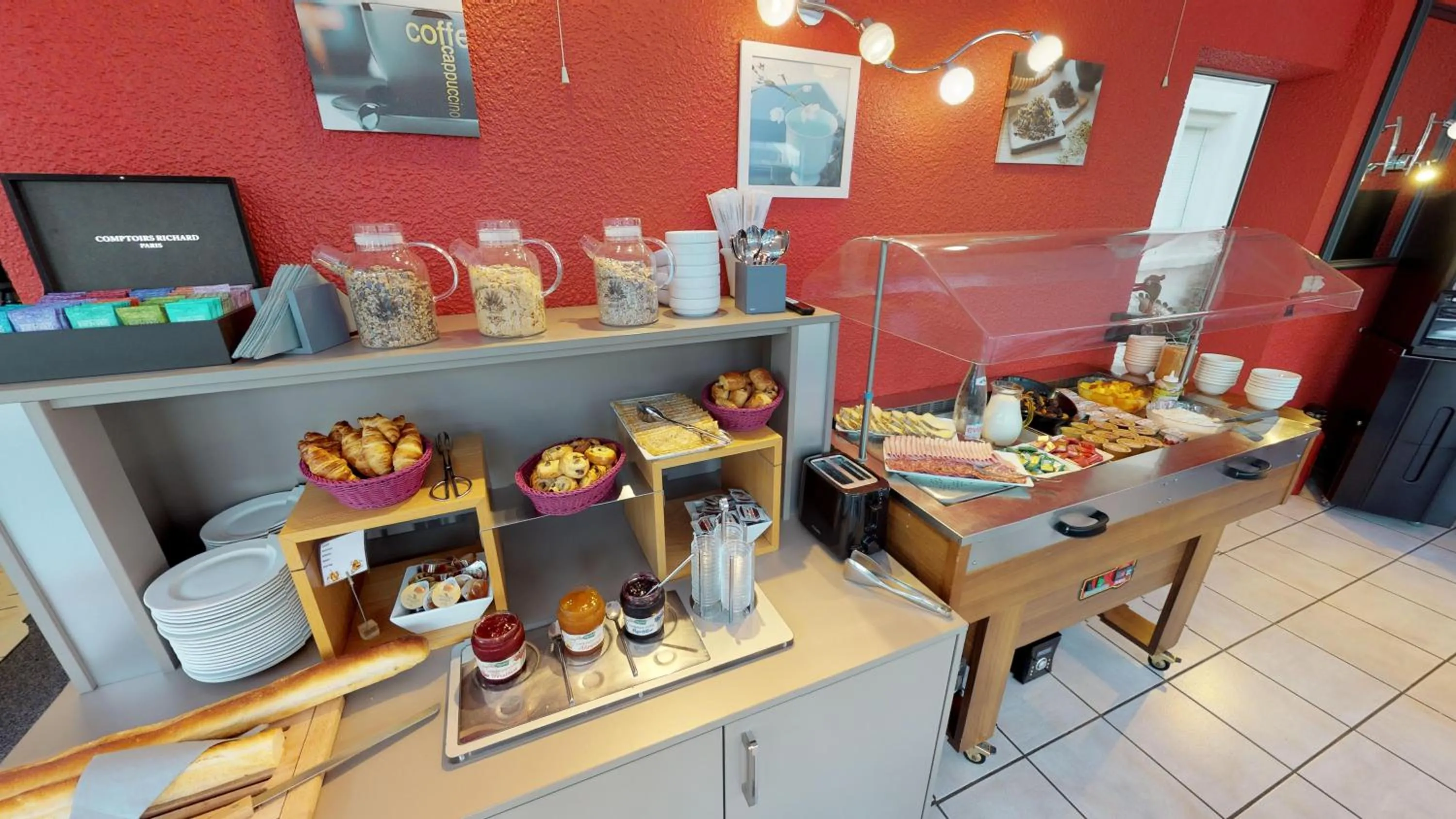 Restaurant/places to eat in Hôtel de France Contact-Hôtel