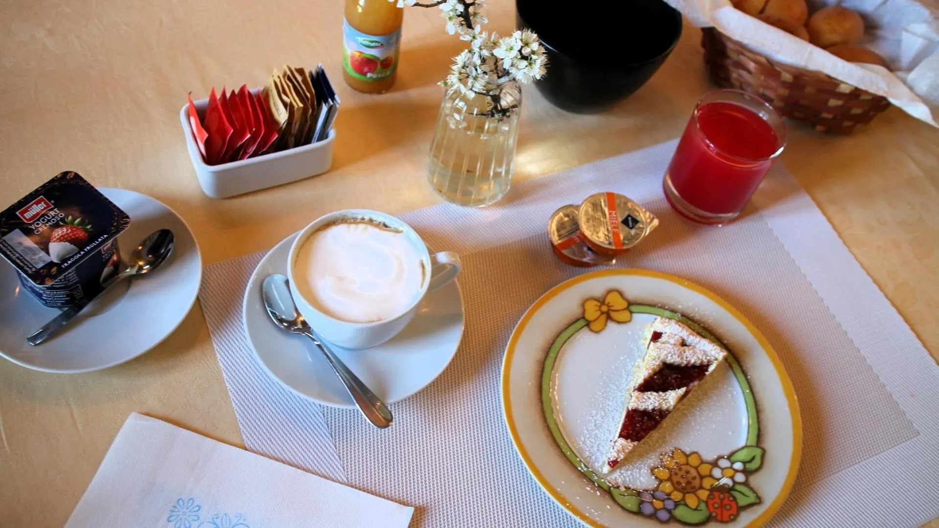 Restaurant/places to eat in Ca' Bianca