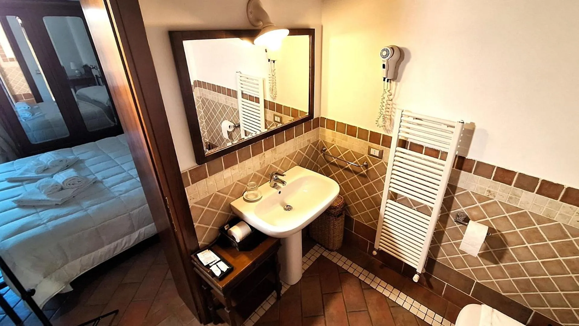 Shower, Bed in Ca' Bianca