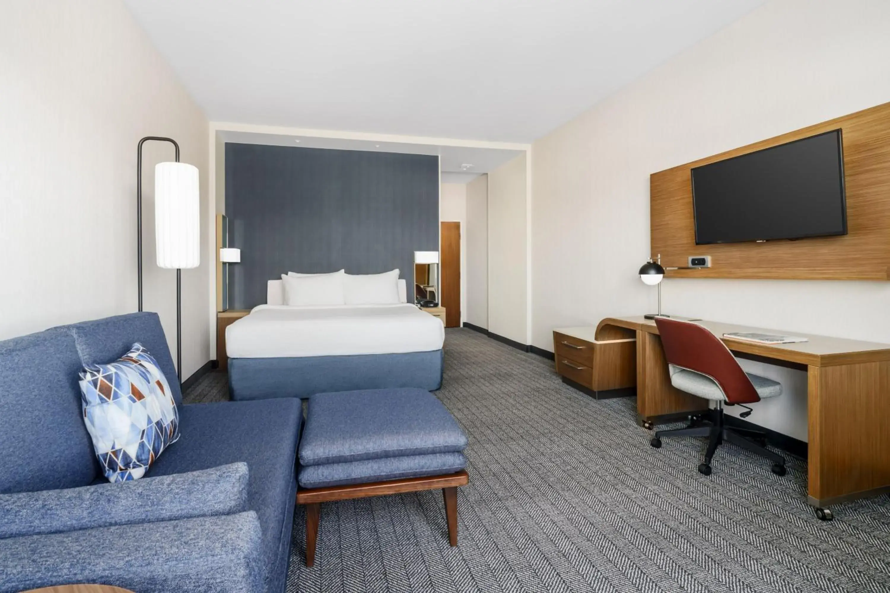 King Room with Sofa Bed in Courtyard by Marriott Phoenix Mesa Gateway Airport King Room with Sofa Bed in Courtyard by Marriott Phoenix Mesa Gateway Airport