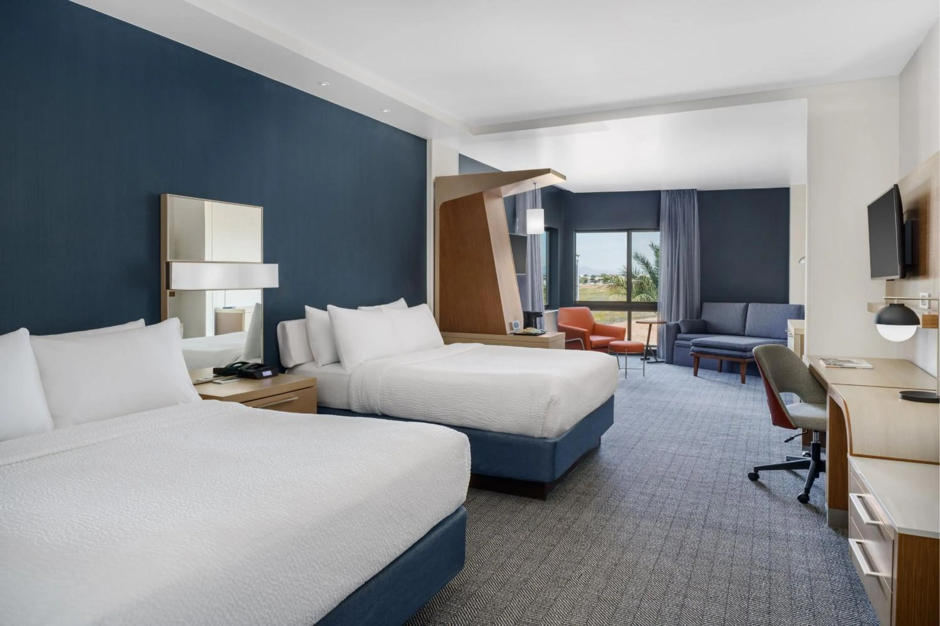 Bedroom, Bed in Courtyard by Marriott Phoenix Mesa Gateway Airport