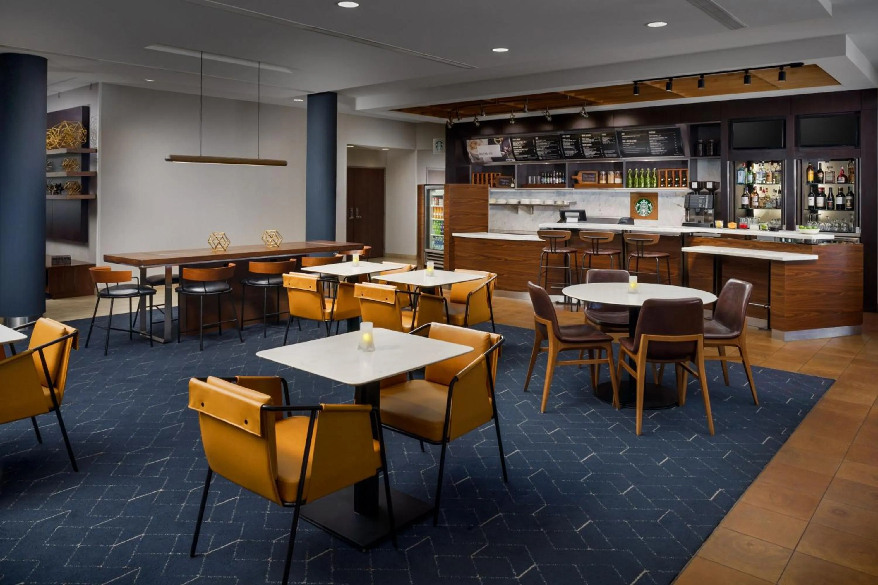 Restaurant/places to eat in Courtyard by Marriott Phoenix Mesa Gateway Airport