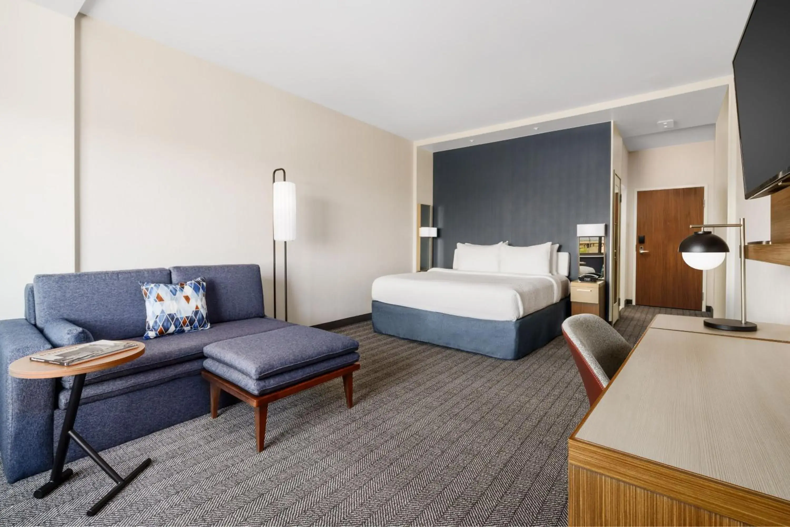 King Room with Sofa Bed in Courtyard by Marriott Phoenix Mesa Gateway Airport King Room with Sofa Bed in Courtyard by Marriott Phoenix Mesa Gateway Airport