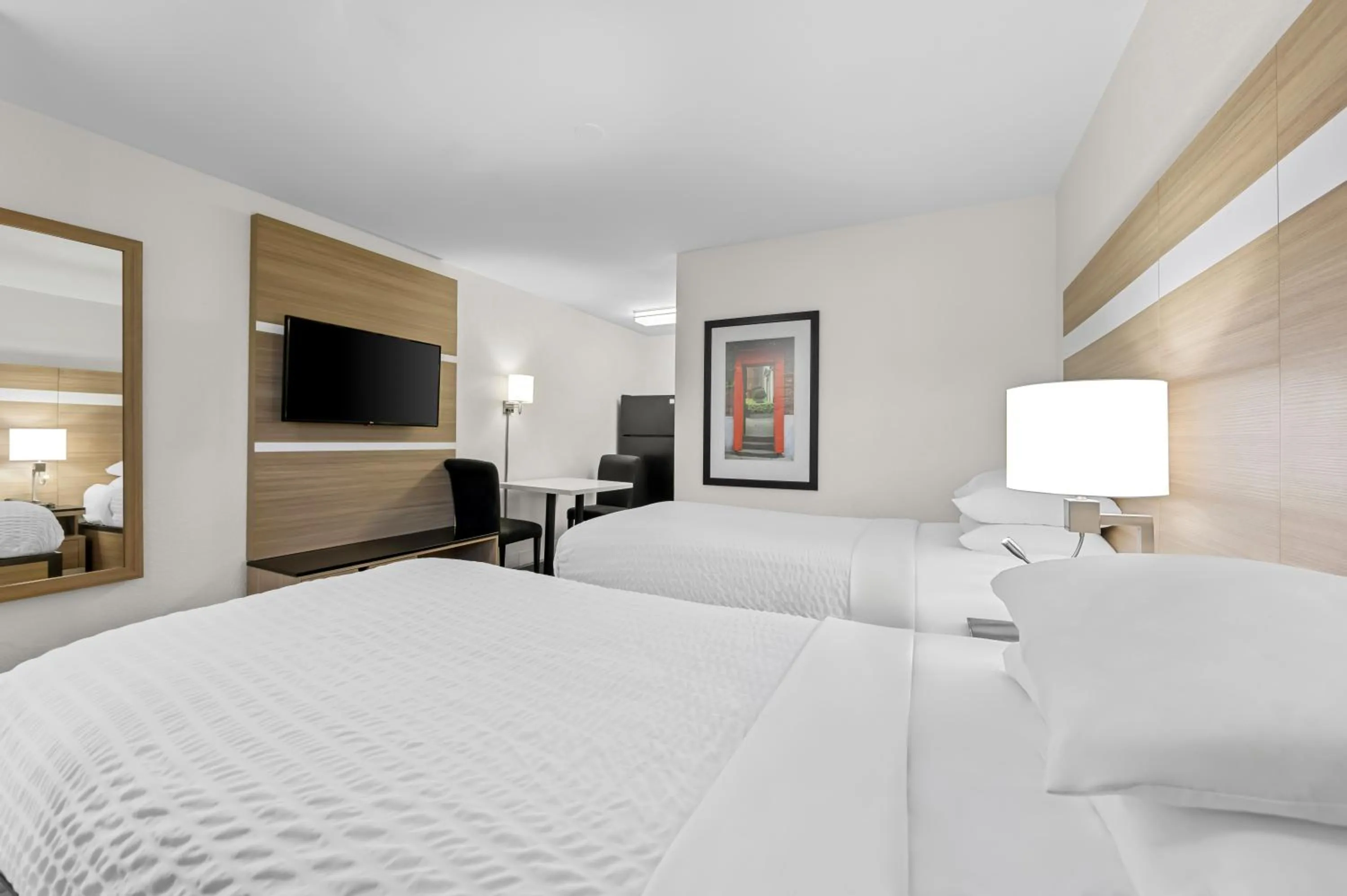 Bed in MainStay Suites Knoxville - Cedar Bluff