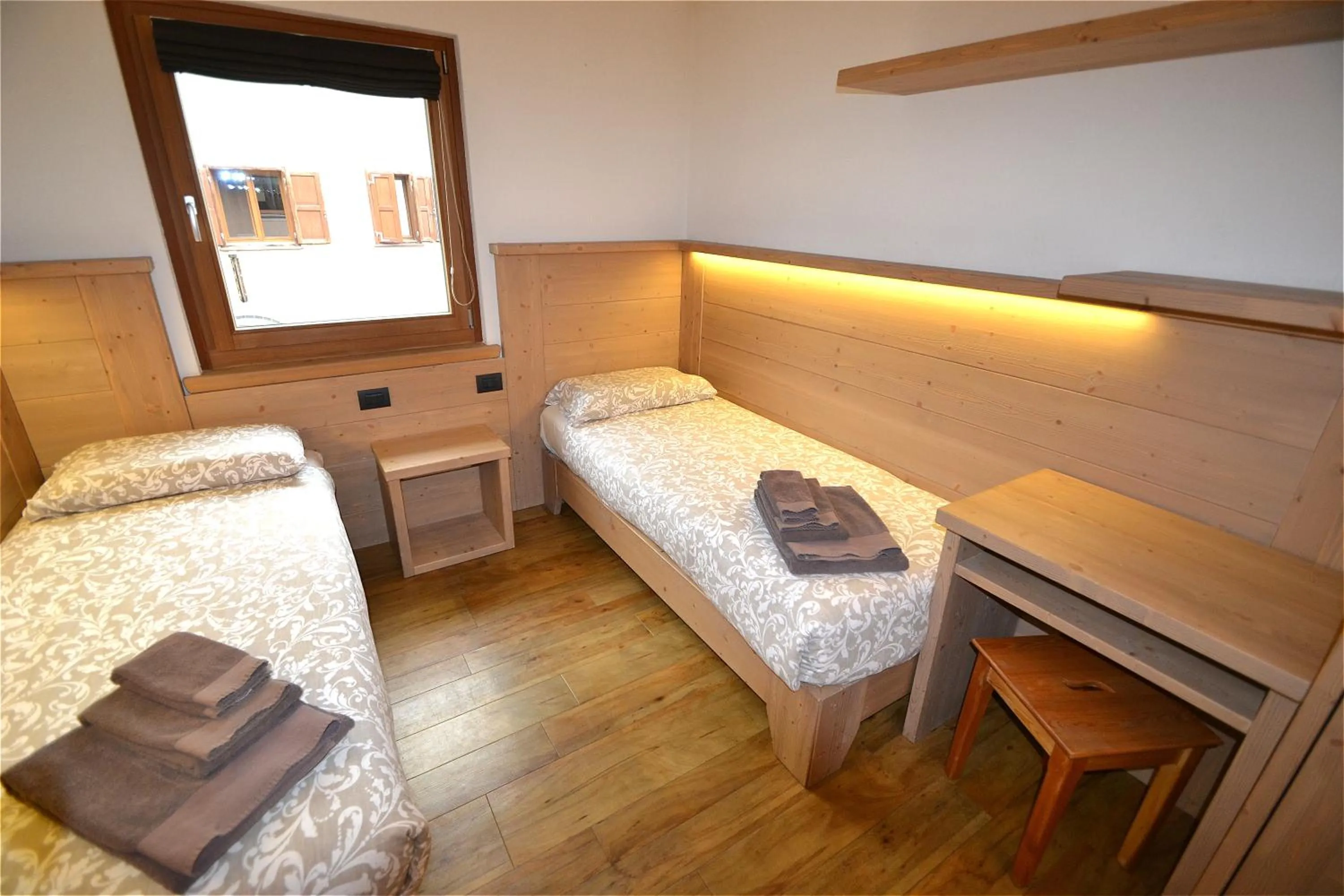 Photo of the whole room, Bed in Appartamenti Calanda - Livigno Center