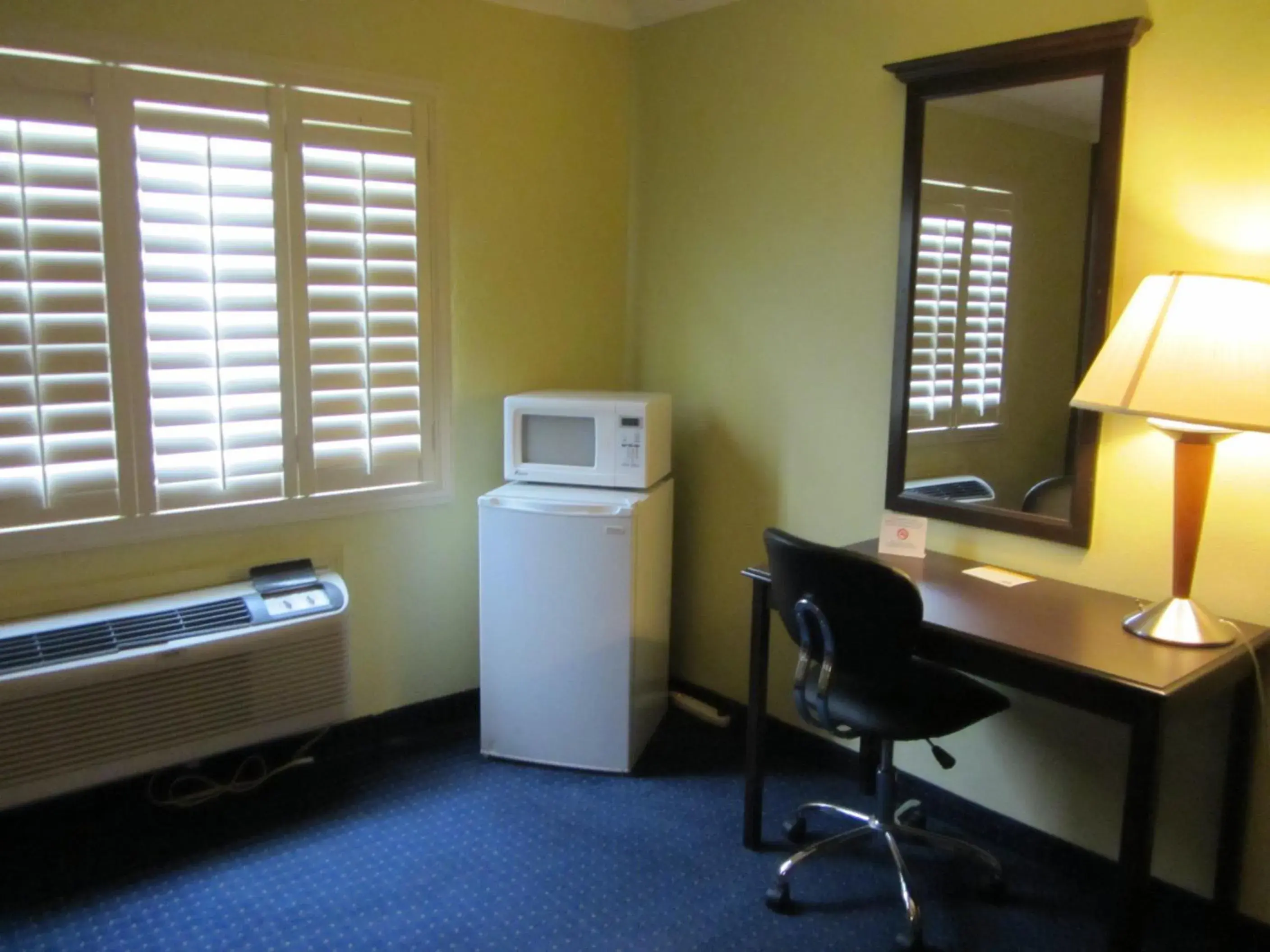 King Room - Smoking in Travelodge by Wyndham Odessa King Room - Smoking in Travelodge by Wyndham Odessa