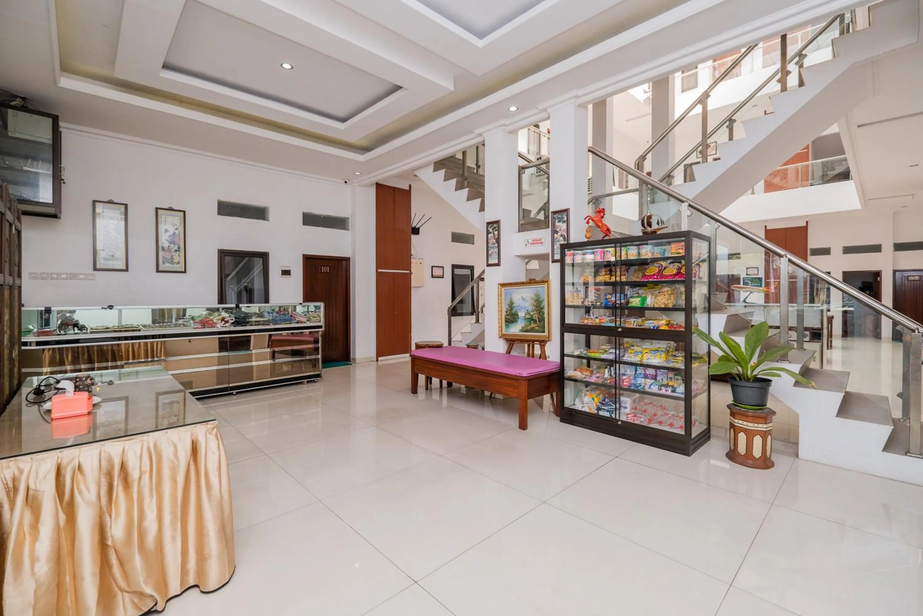 Property building in RedDoorz near Jawa Timur Park 3