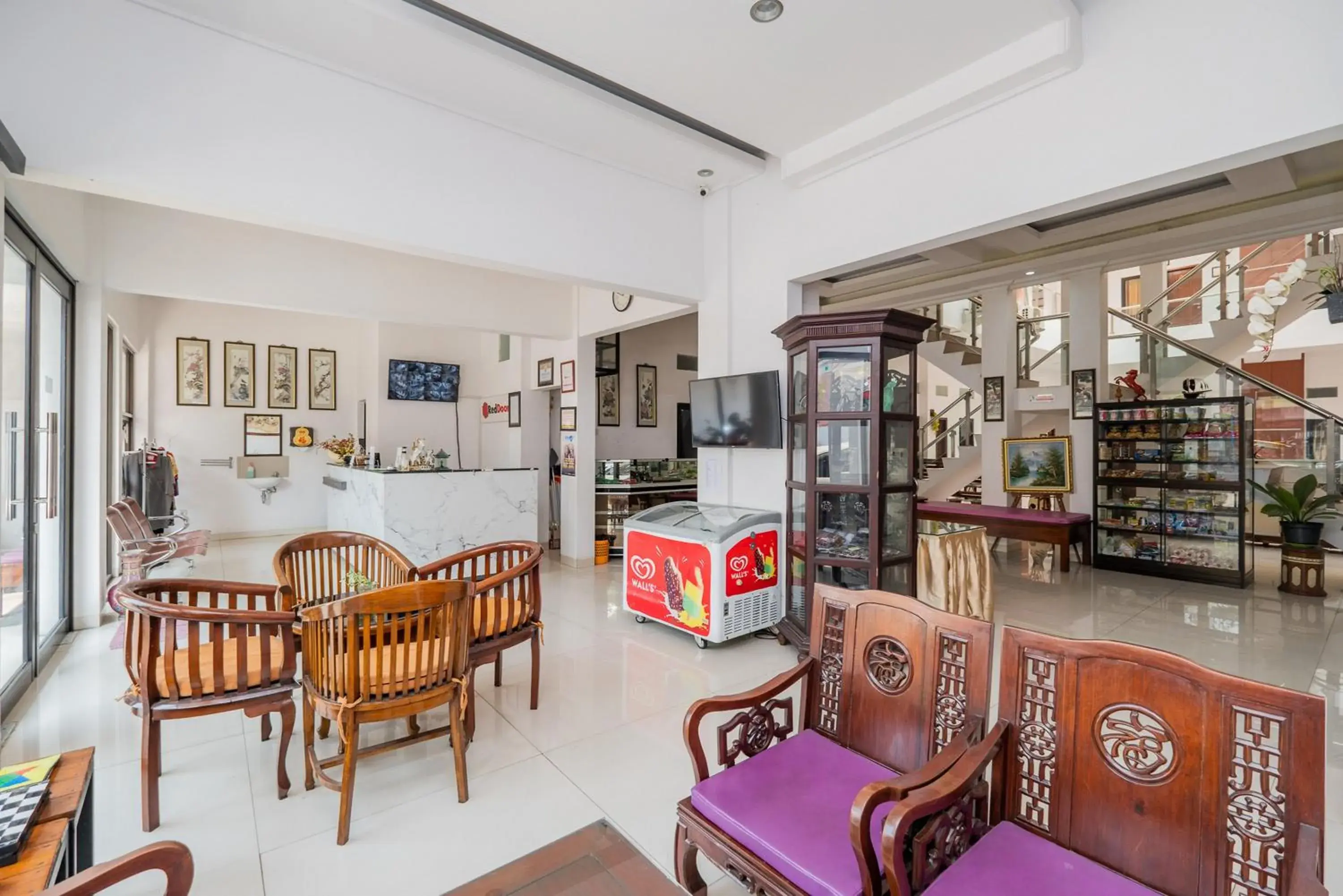 Restaurant/places to eat in RedDoorz near Jawa Timur Park 3 Restaurant/places to eat in RedDoorz near Jawa Timur Park 3