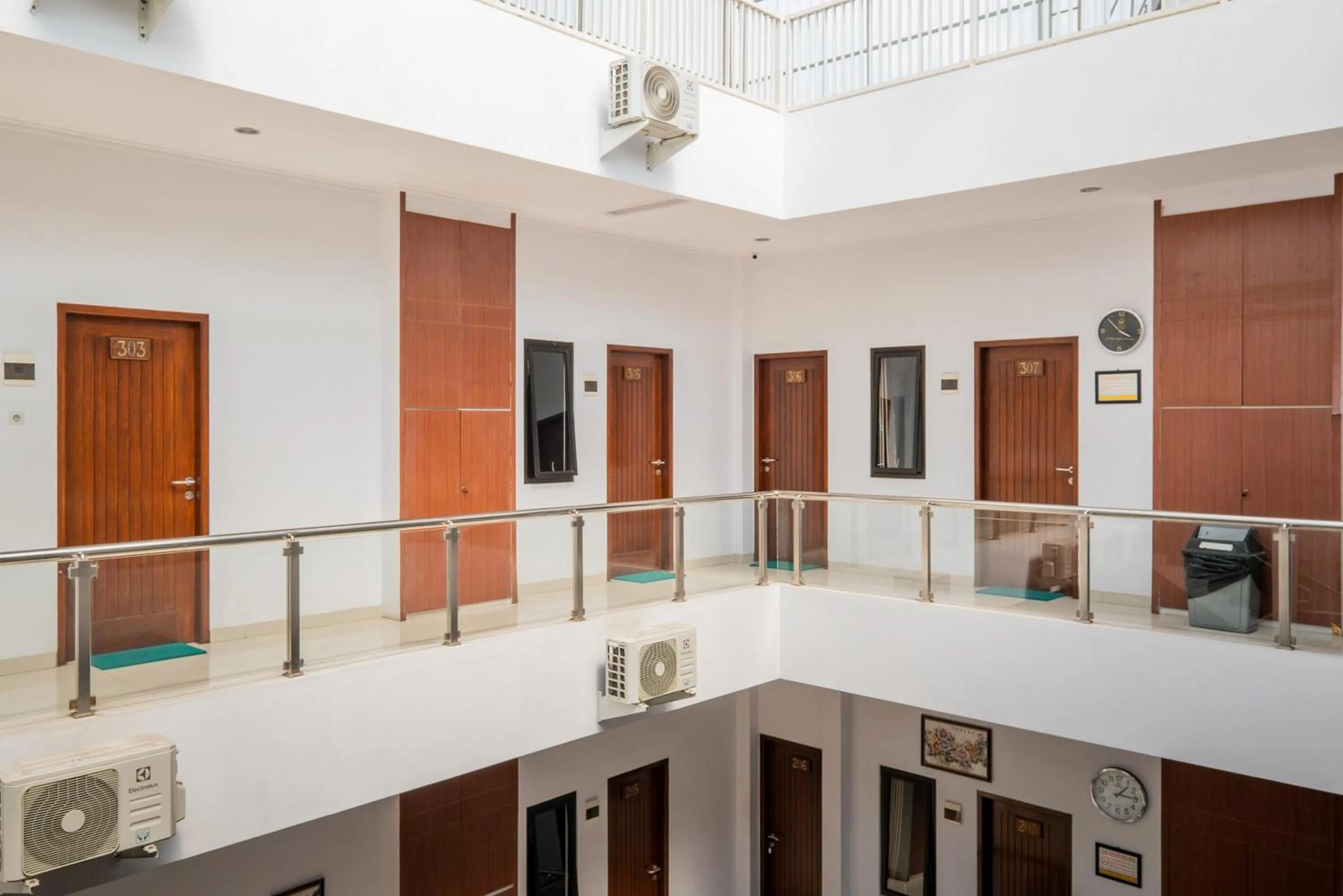 Property building in RedDoorz near Jawa Timur Park 3