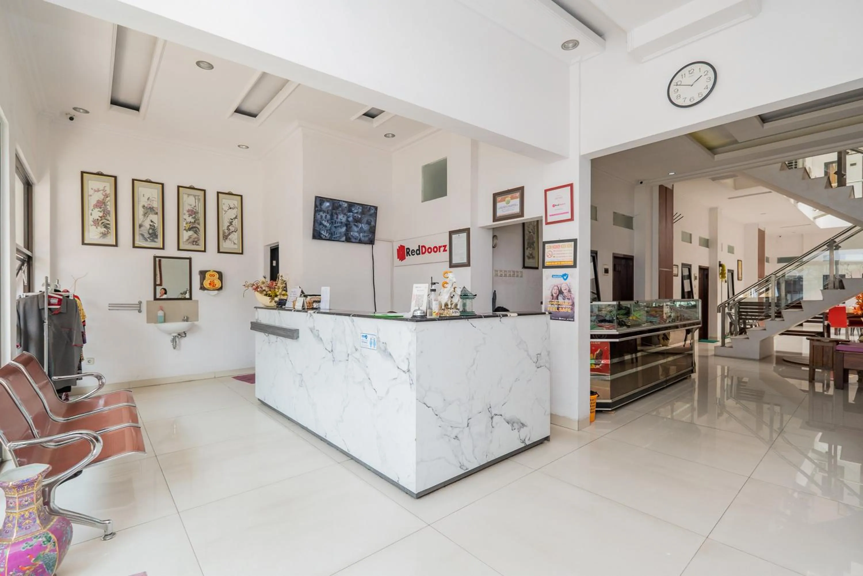 Lobby or reception in RedDoorz near Jawa Timur Park 3