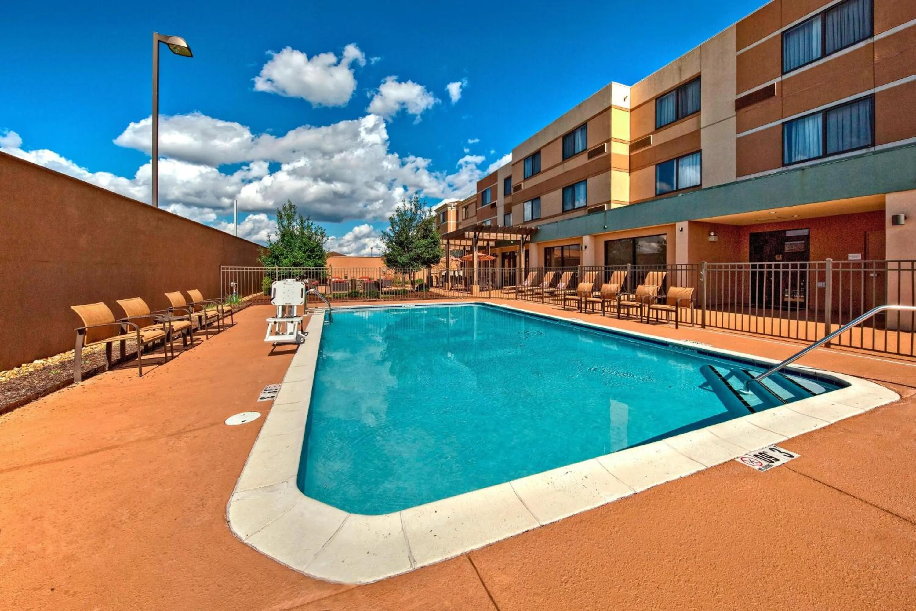 Swimming pool in Courtyard by Marriott Alexandria