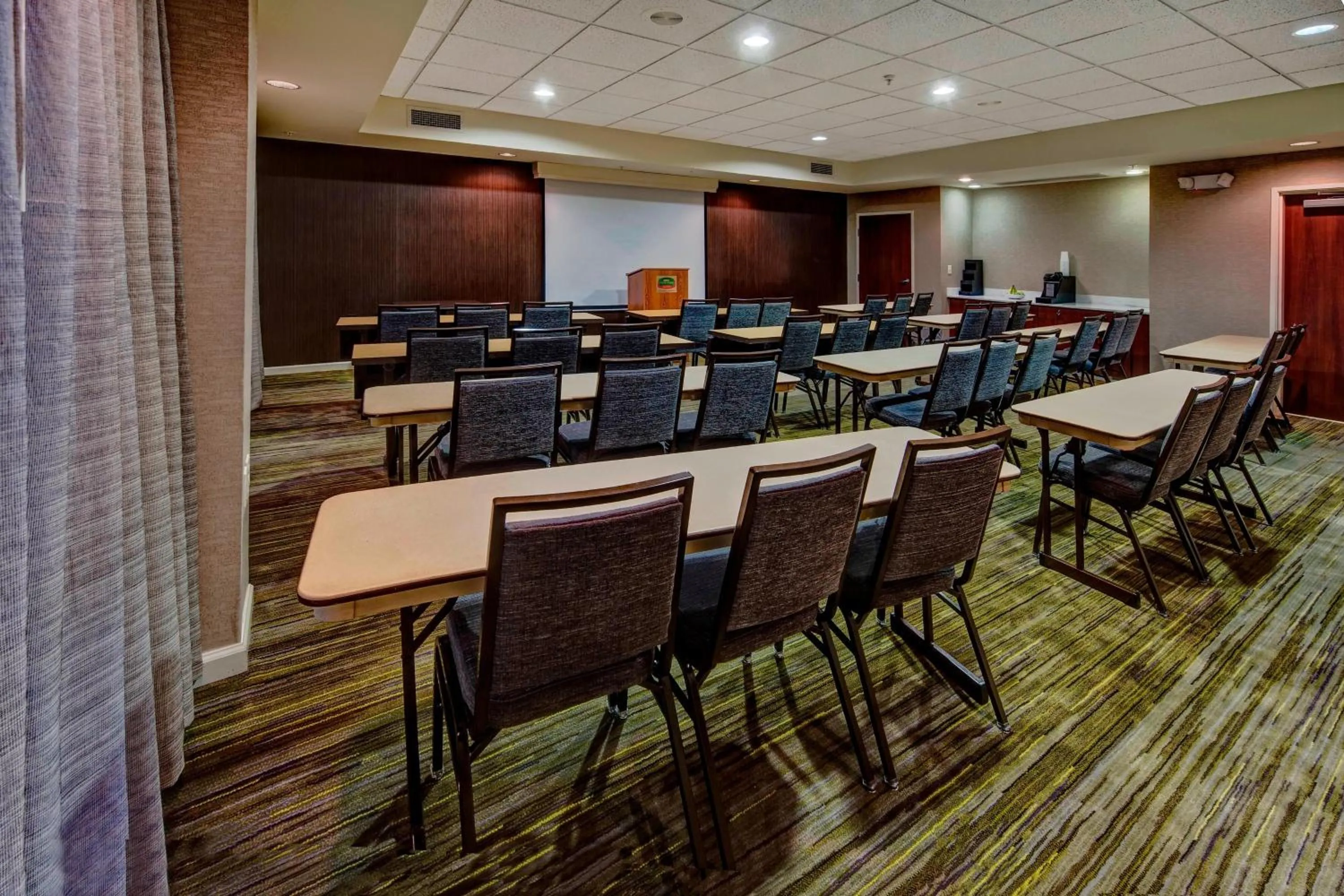 Meeting/conference room in Courtyard by Marriott Alexandria