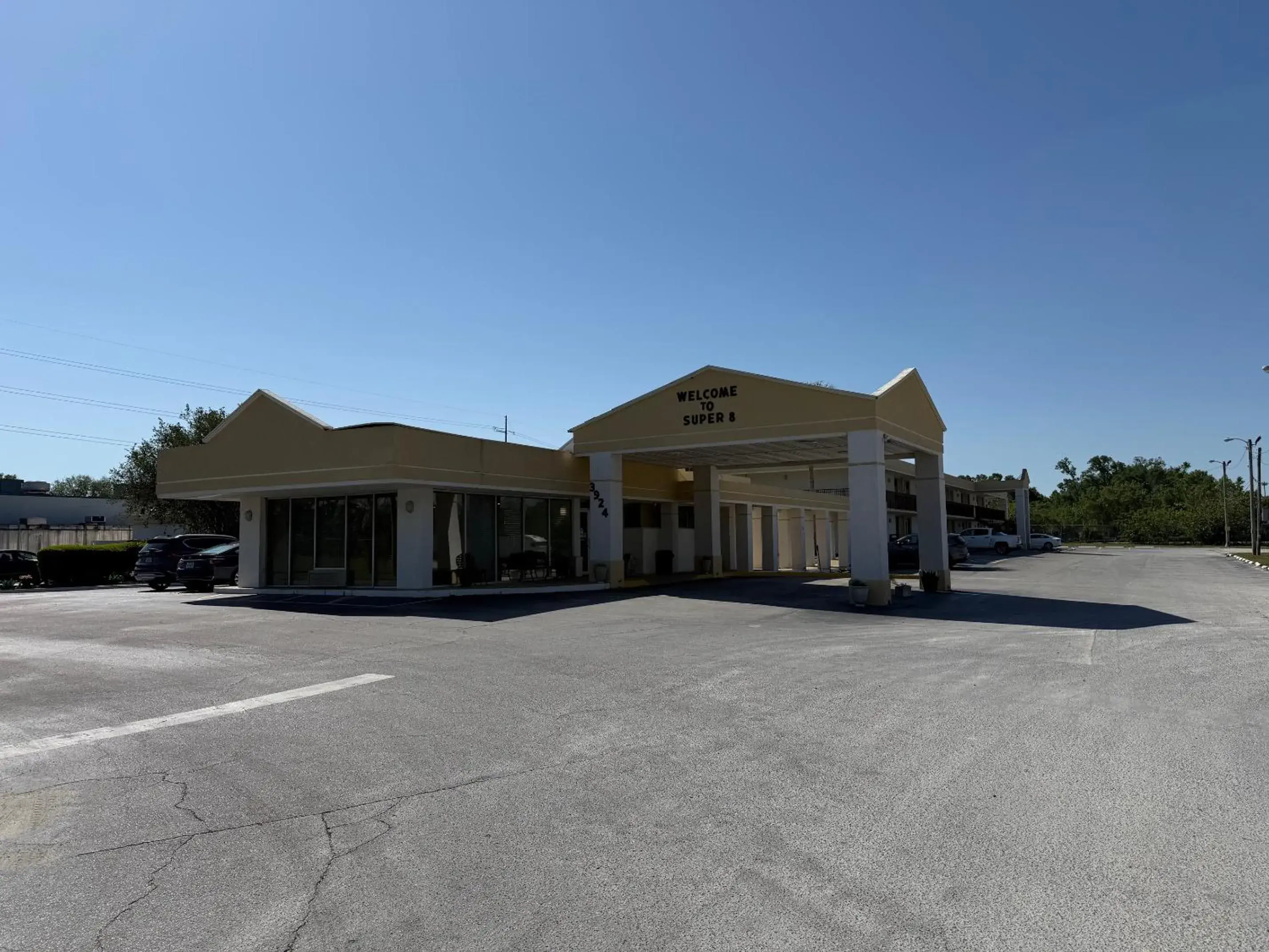 Lobby or reception in Super 8 by Wyndham Ocala I-75 Lobby or reception in Super 8 by Wyndham Ocala I-75