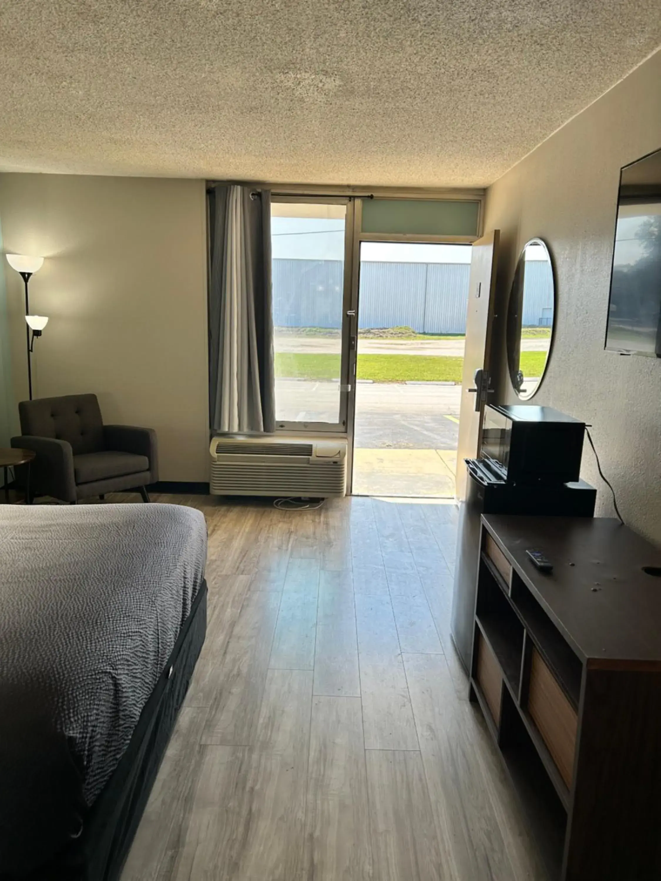 Photo of the whole room, Bed in Super 8 by Wyndham Ocala I-75 Photo of the whole room, Bed in Super 8 by Wyndham Ocala I-75