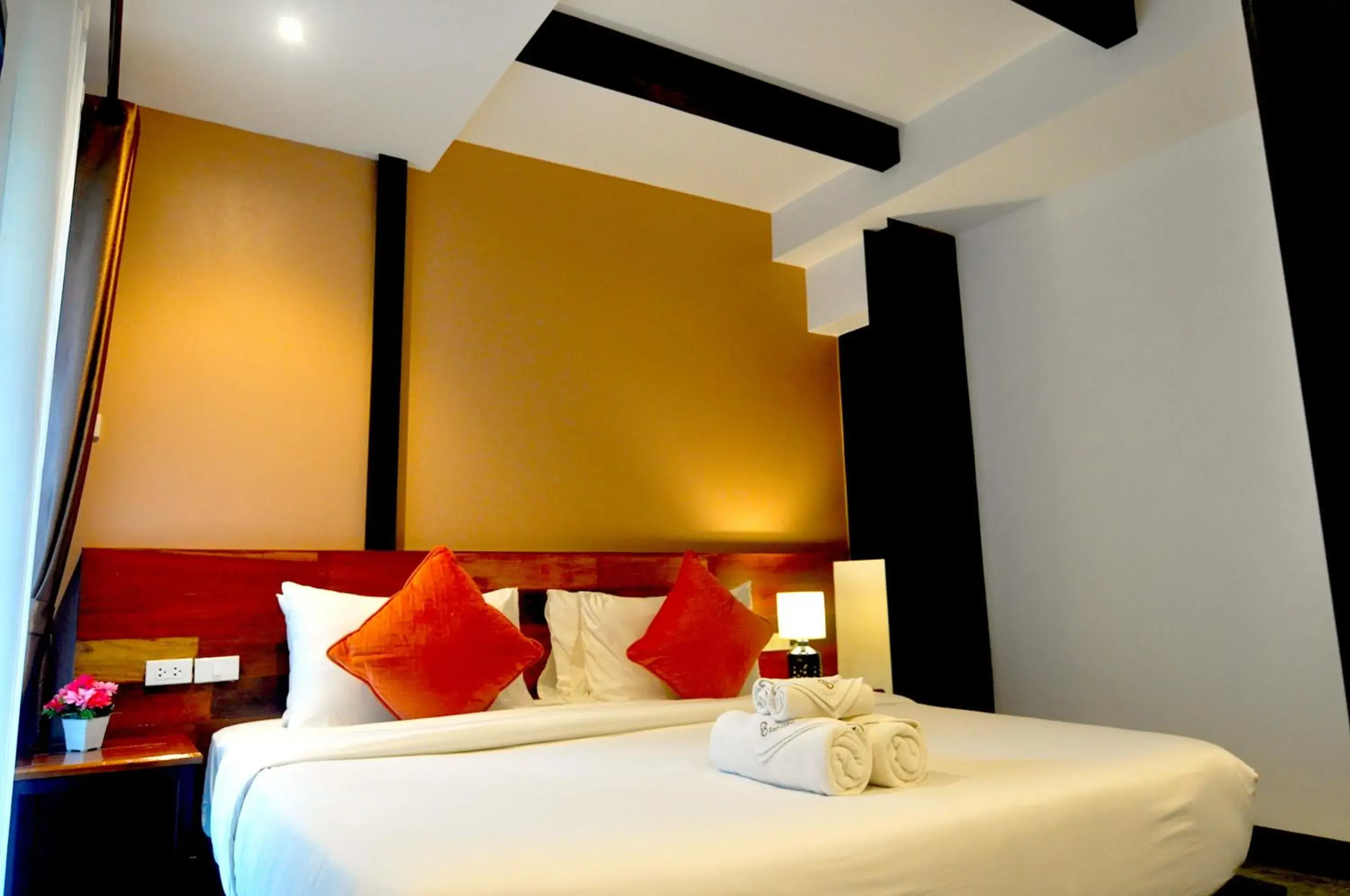 Double Room with Private Bathroom in The Eight Ratvithi House Double Room with Private Bathroom in The Eight Ratvithi House