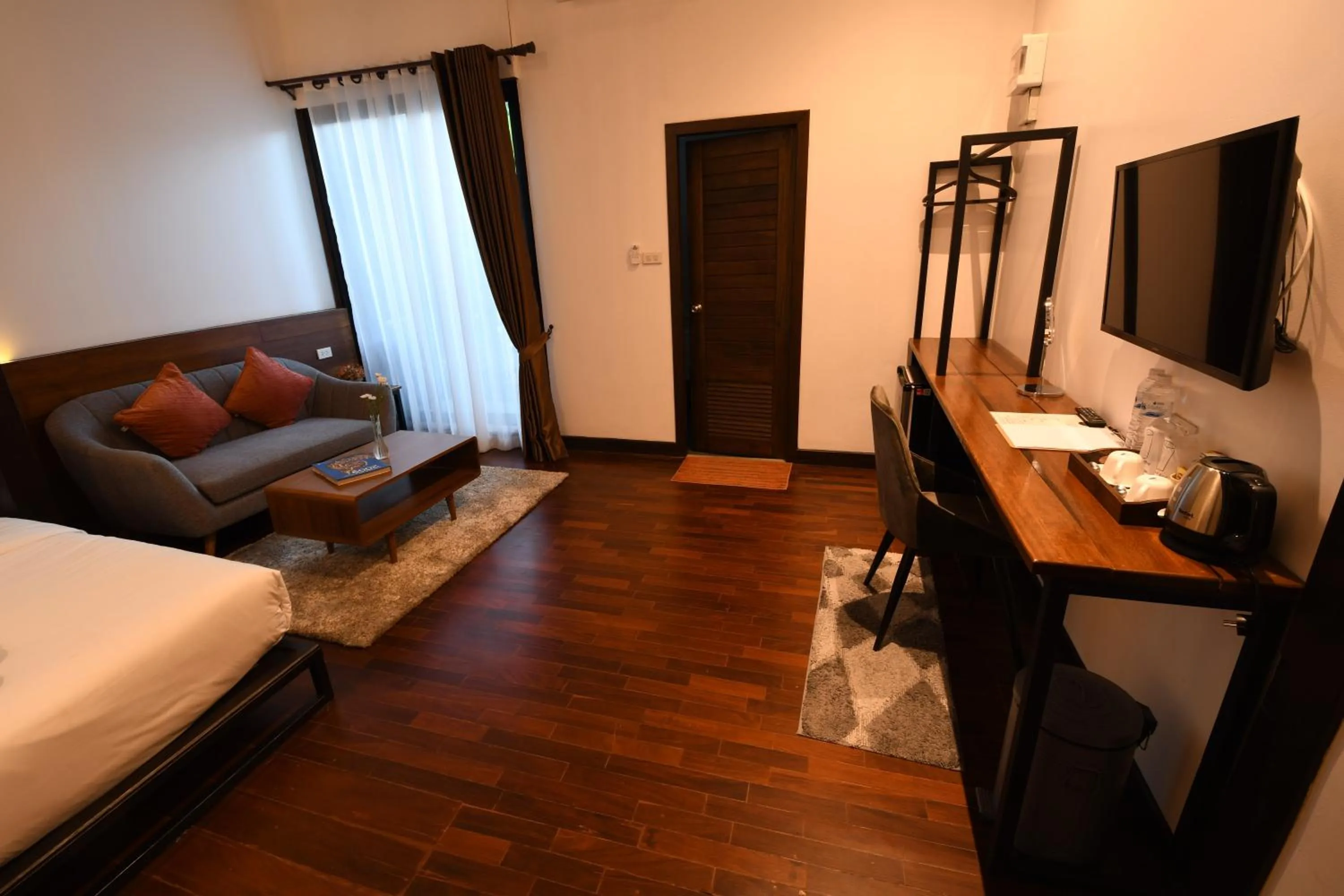 TV and multimedia, Bed in The Eight Ratvithi House