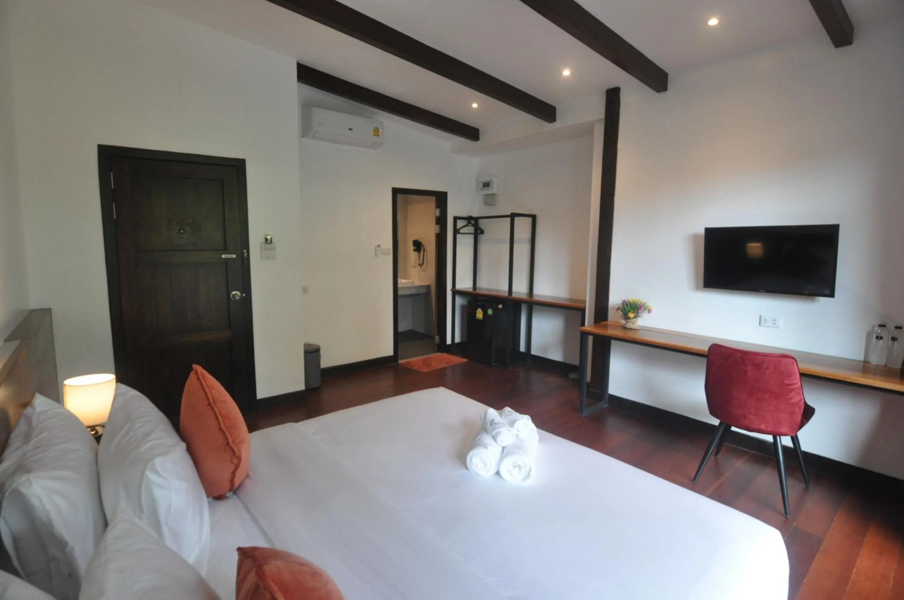 TV and multimedia, Bed in The Eight Ratvithi House