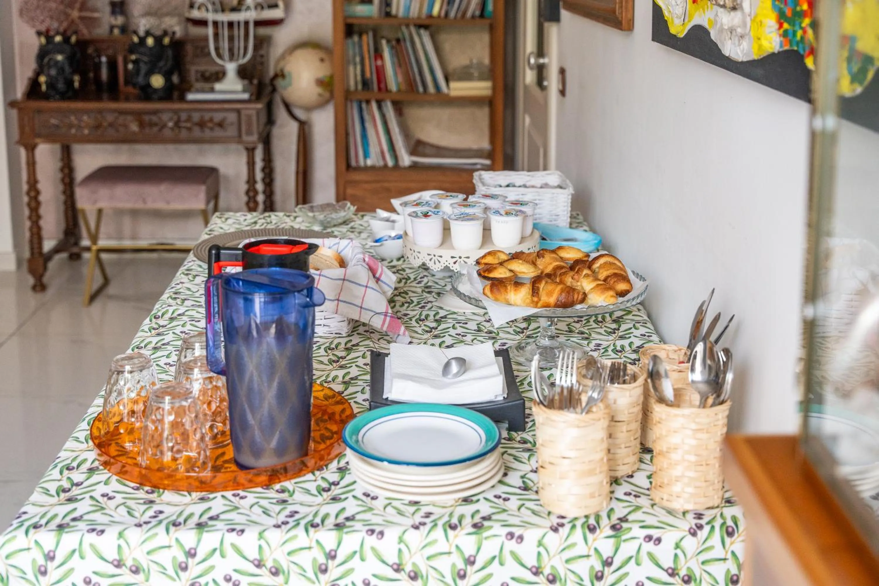 Breakfast in Sea Garden - Gallipoli