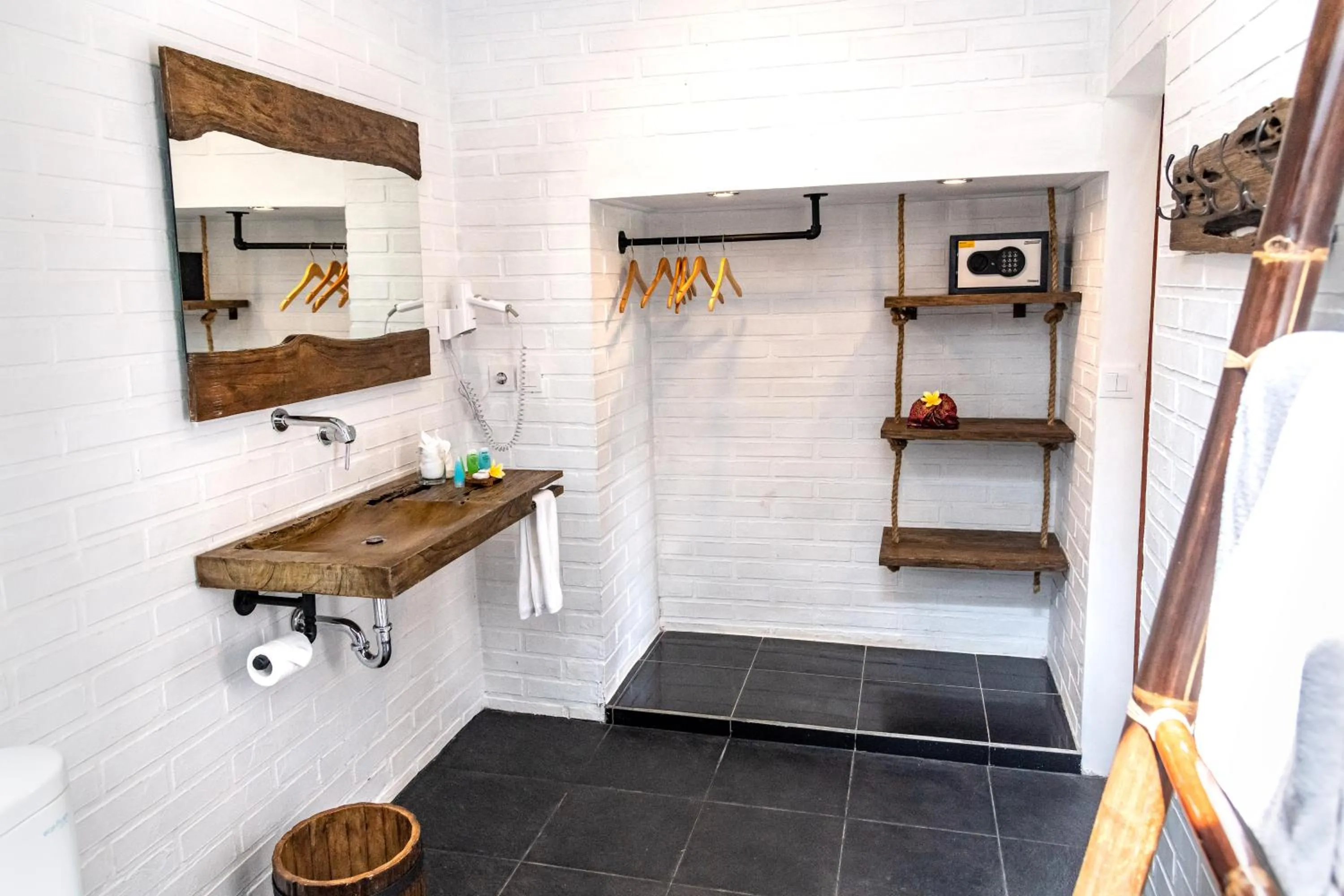 Property building in Bali De Pardis Cottage