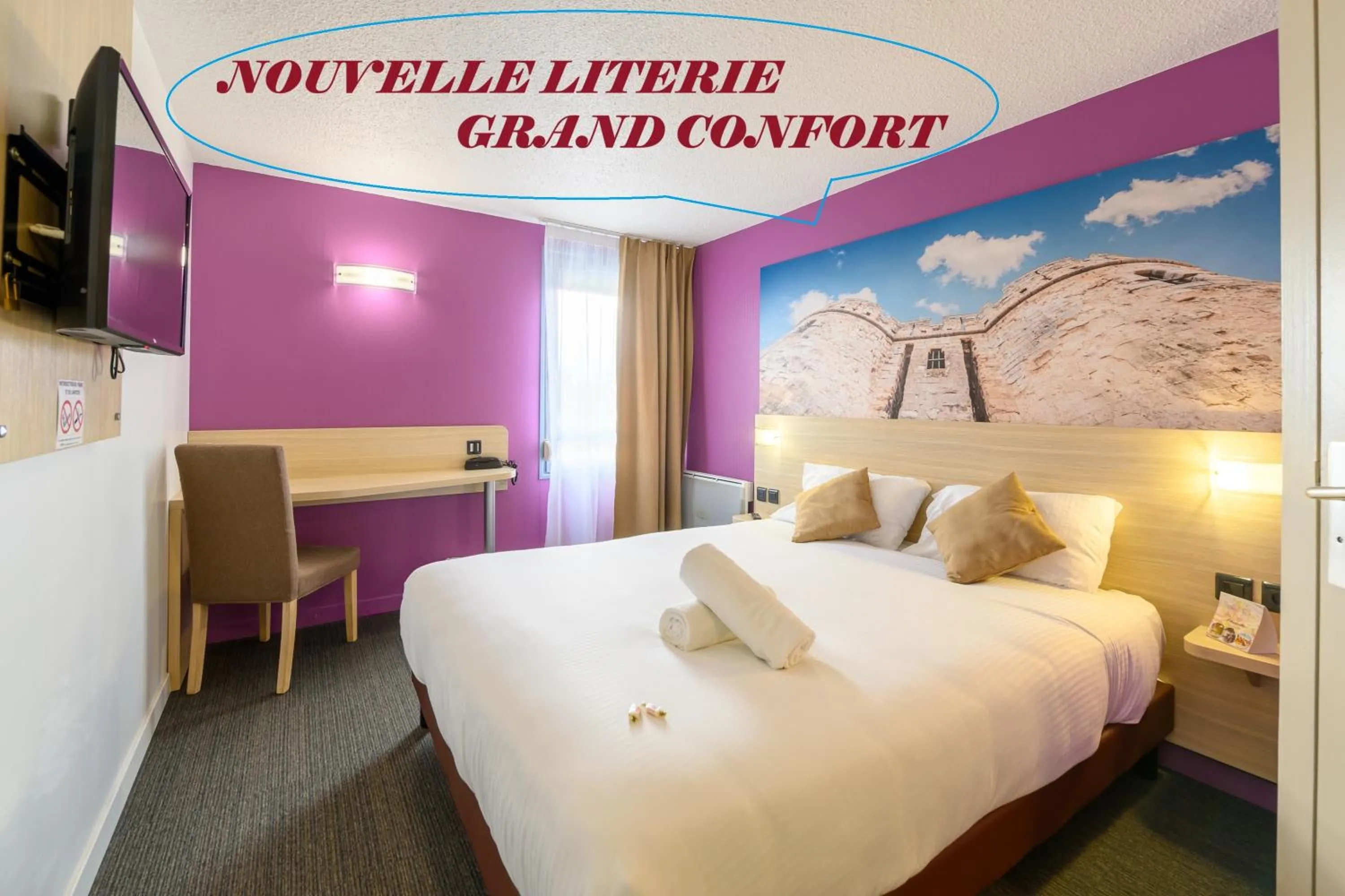 Bed in The Originals City, Tabl'Hôtel, Cambrai (Inter-Hotel)