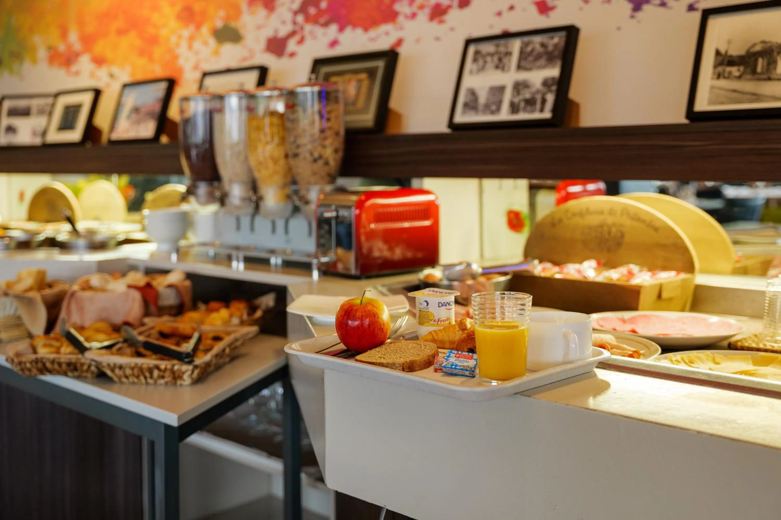 Buffet breakfast in The Originals City, Tabl'Hôtel, Cambrai (Inter-Hotel)