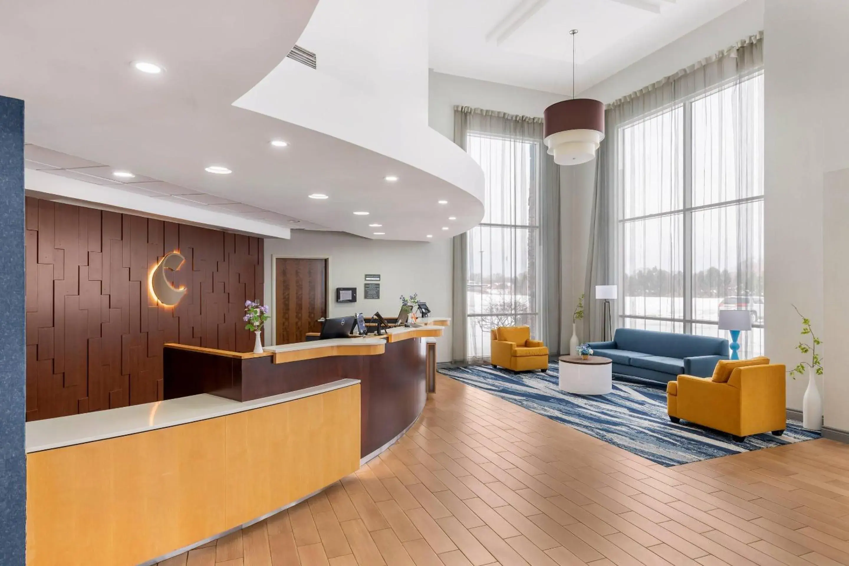 Comfort Inn & Suites Comfort Inn & Suites