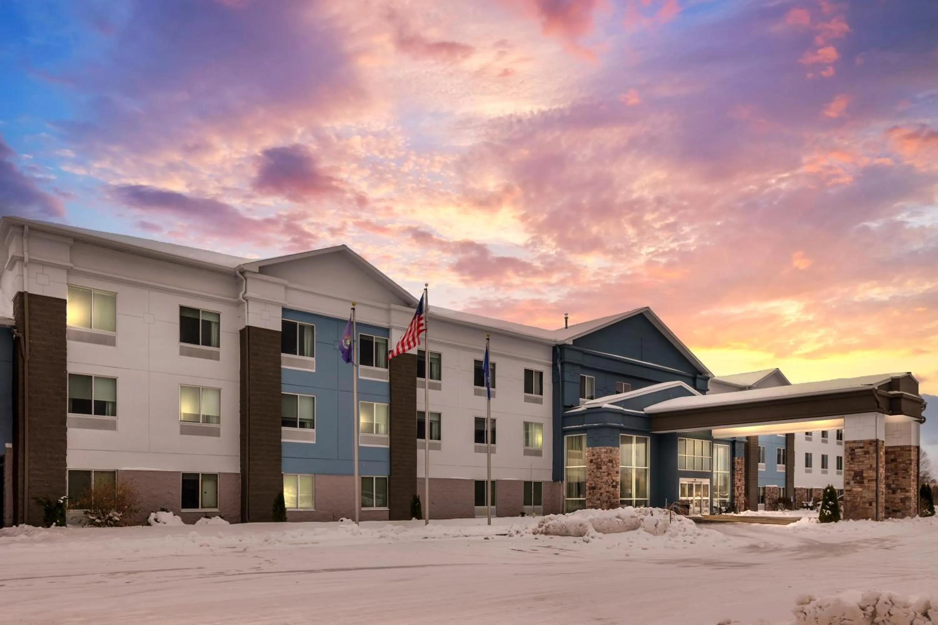 Property building in Comfort Inn & Suites