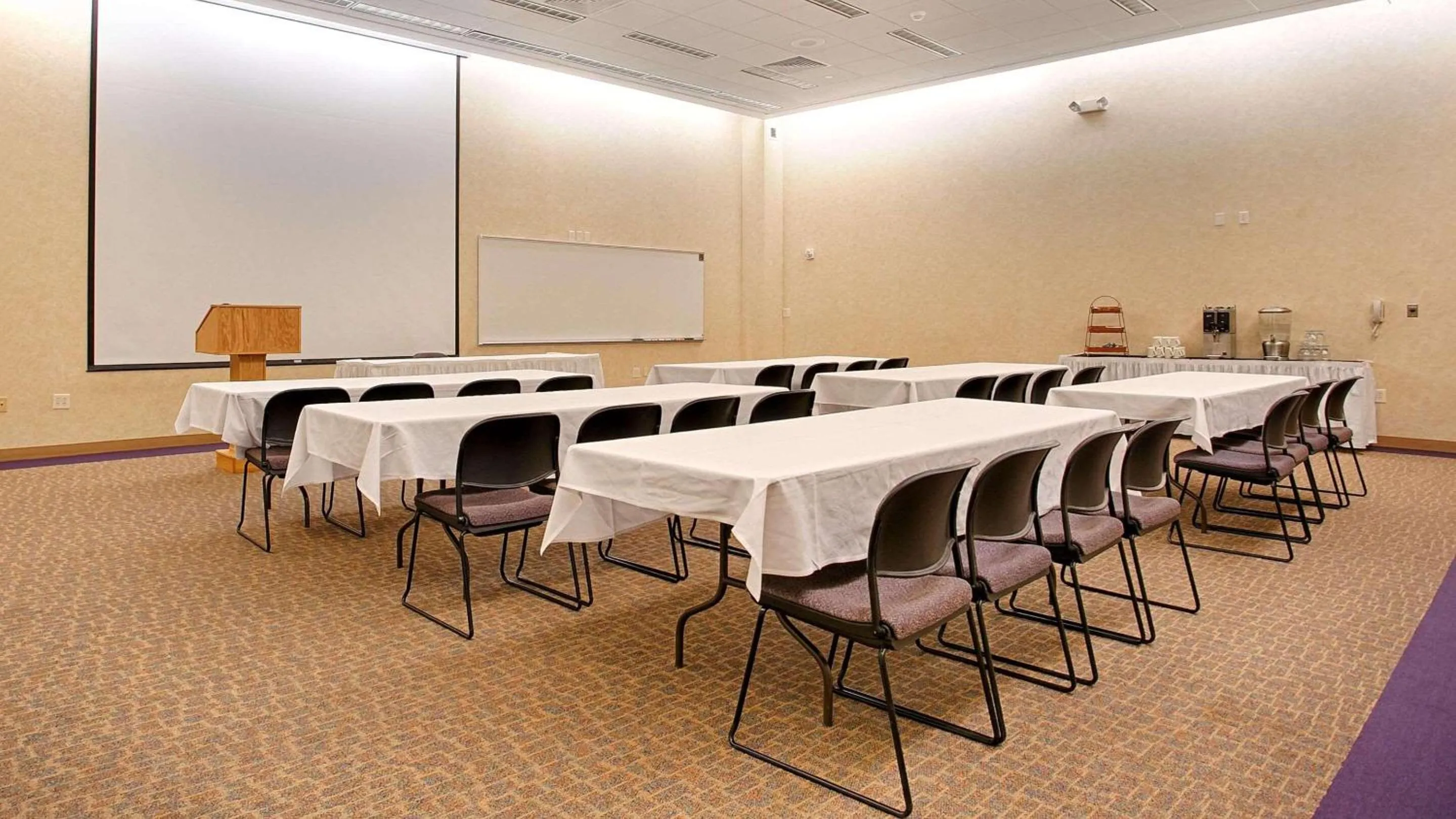 Meeting/conference room in Country Inn & Suites by Radisson, Fergus Falls, MN