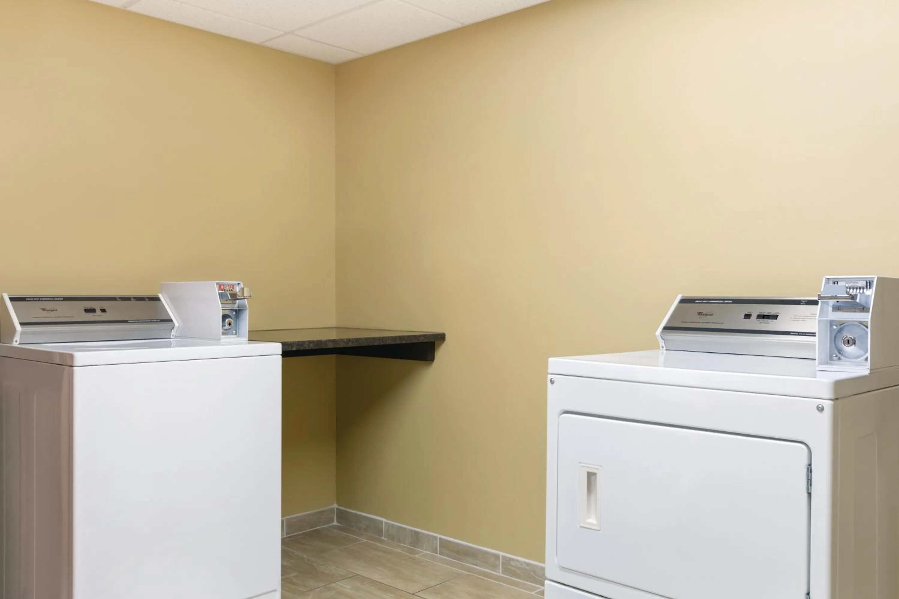 laundry in Country Inn & Suites by Radisson, Fergus Falls, MN