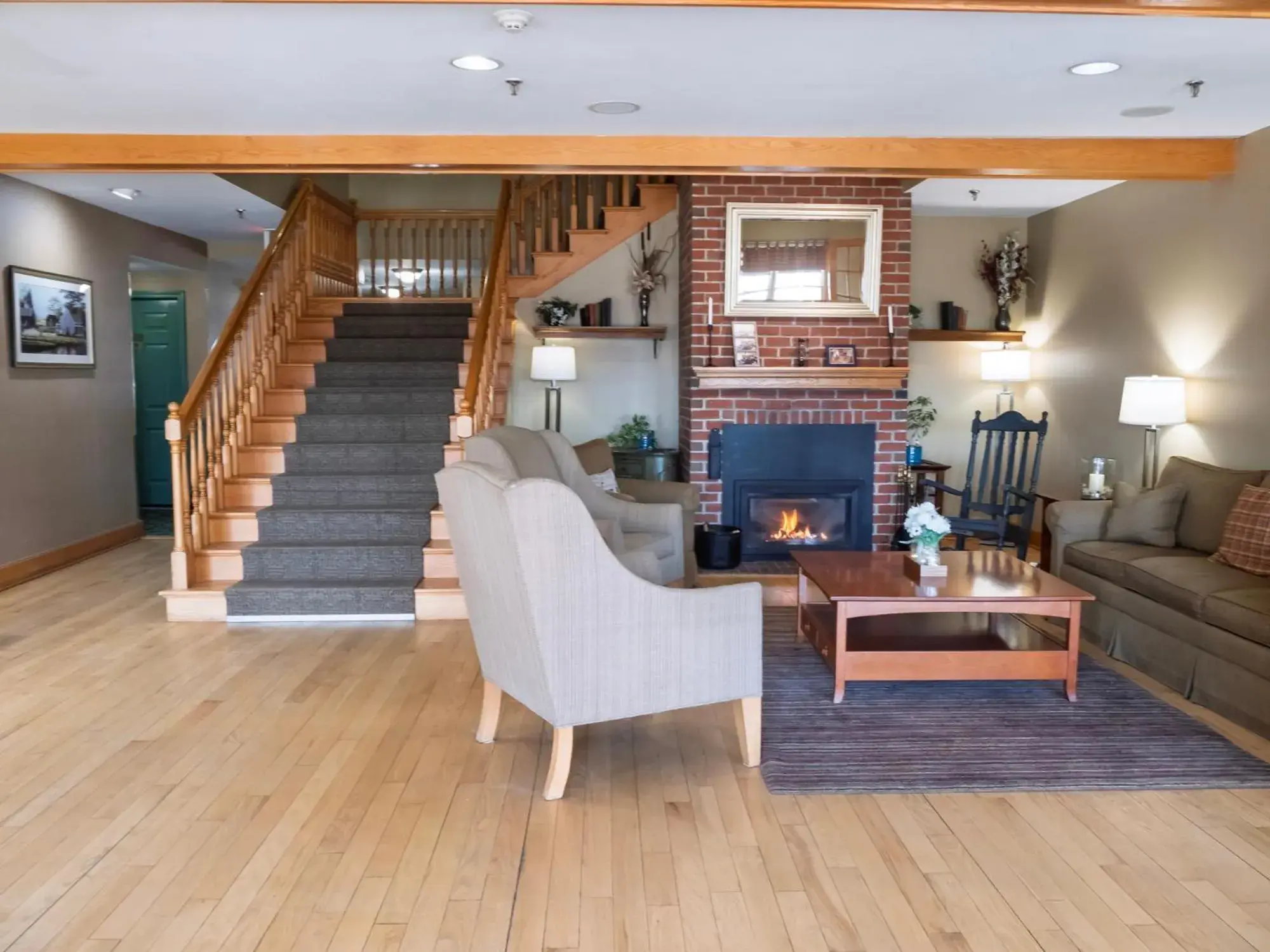 Living room in Country Inn at the Mall Living room in Country Inn at the Mall