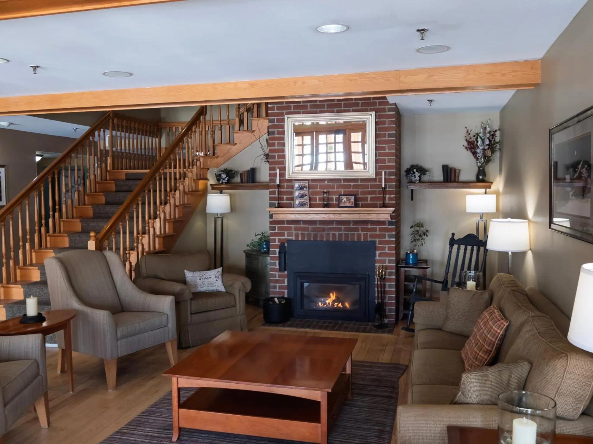 Living room in Country Inn at the Mall