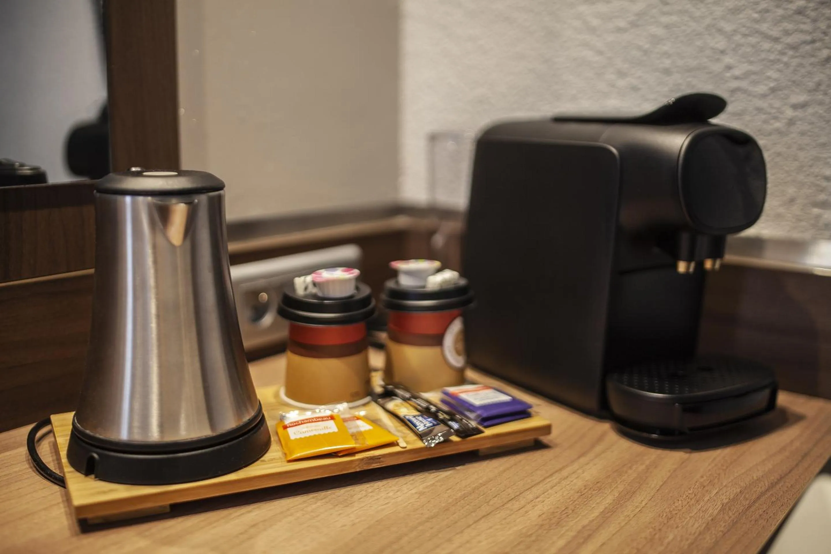 Coffee/tea facilities in Sure Hotel by Best Western Lille Tourcoing Ex Hotel Garden