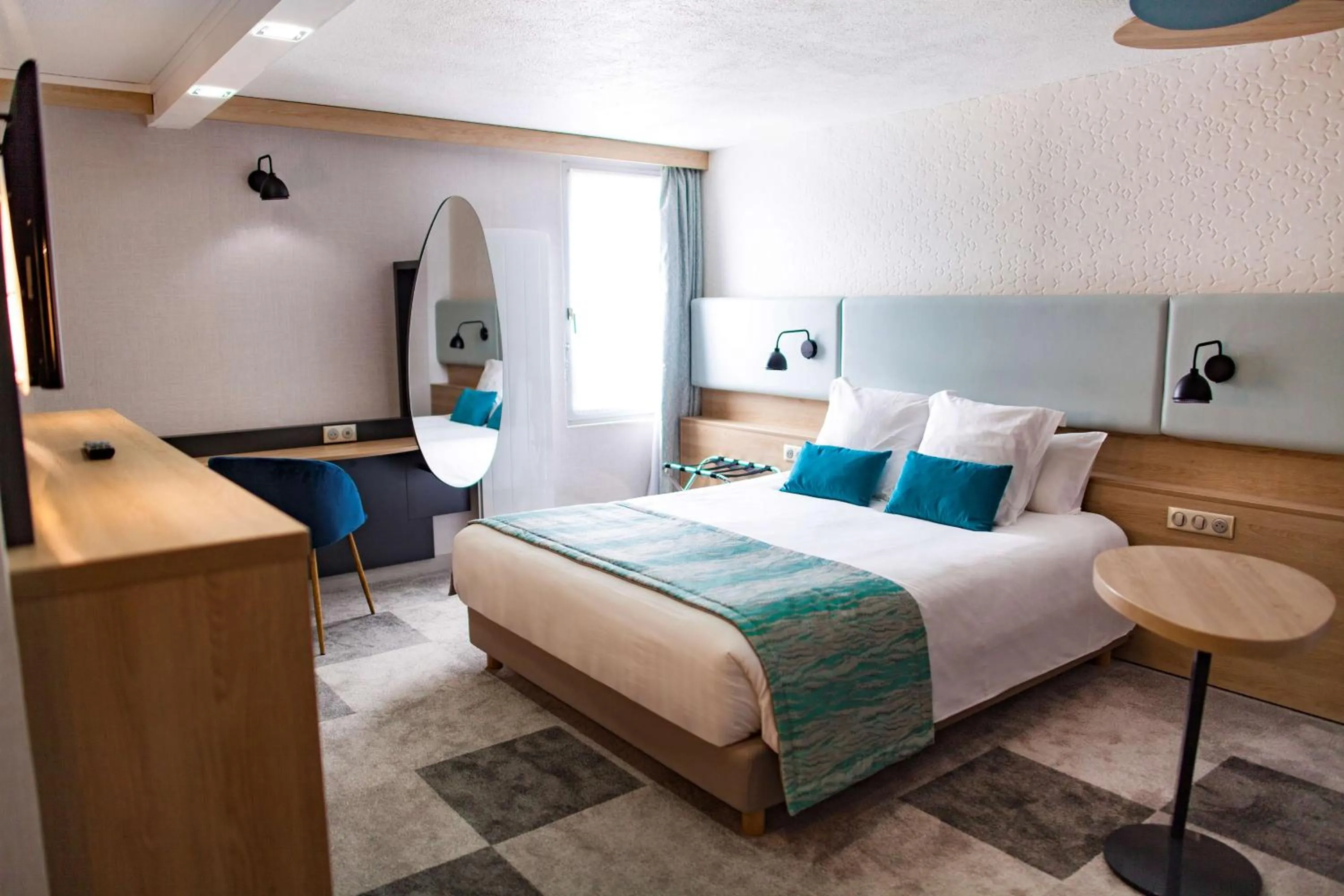 Photo of the whole room, Bed in Sure Hotel by Best Western Lille Tourcoing Ex Hotel Garden