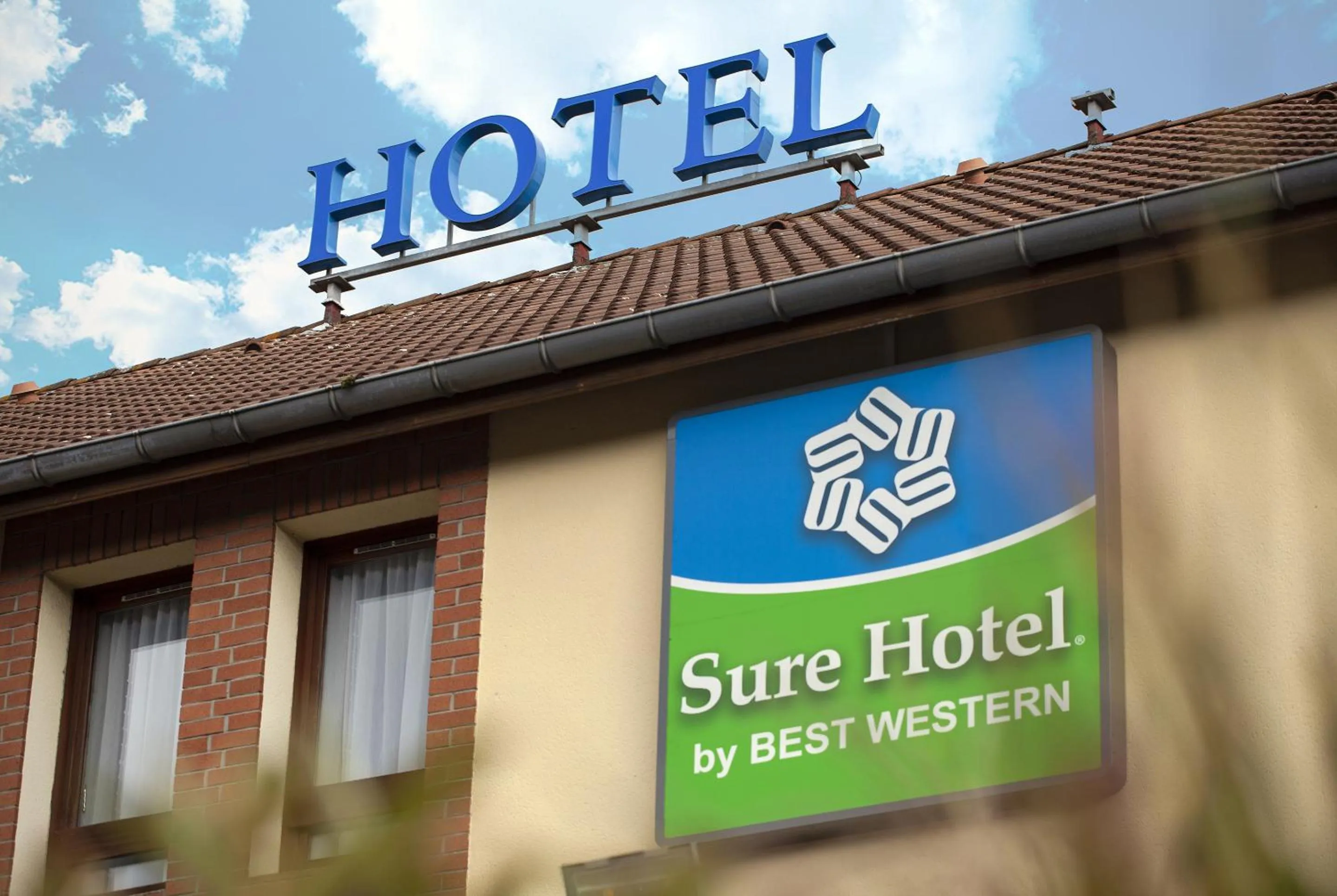 Property building in Sure Hotel by Best Western Lille Tourcoing Ex Hotel Garden