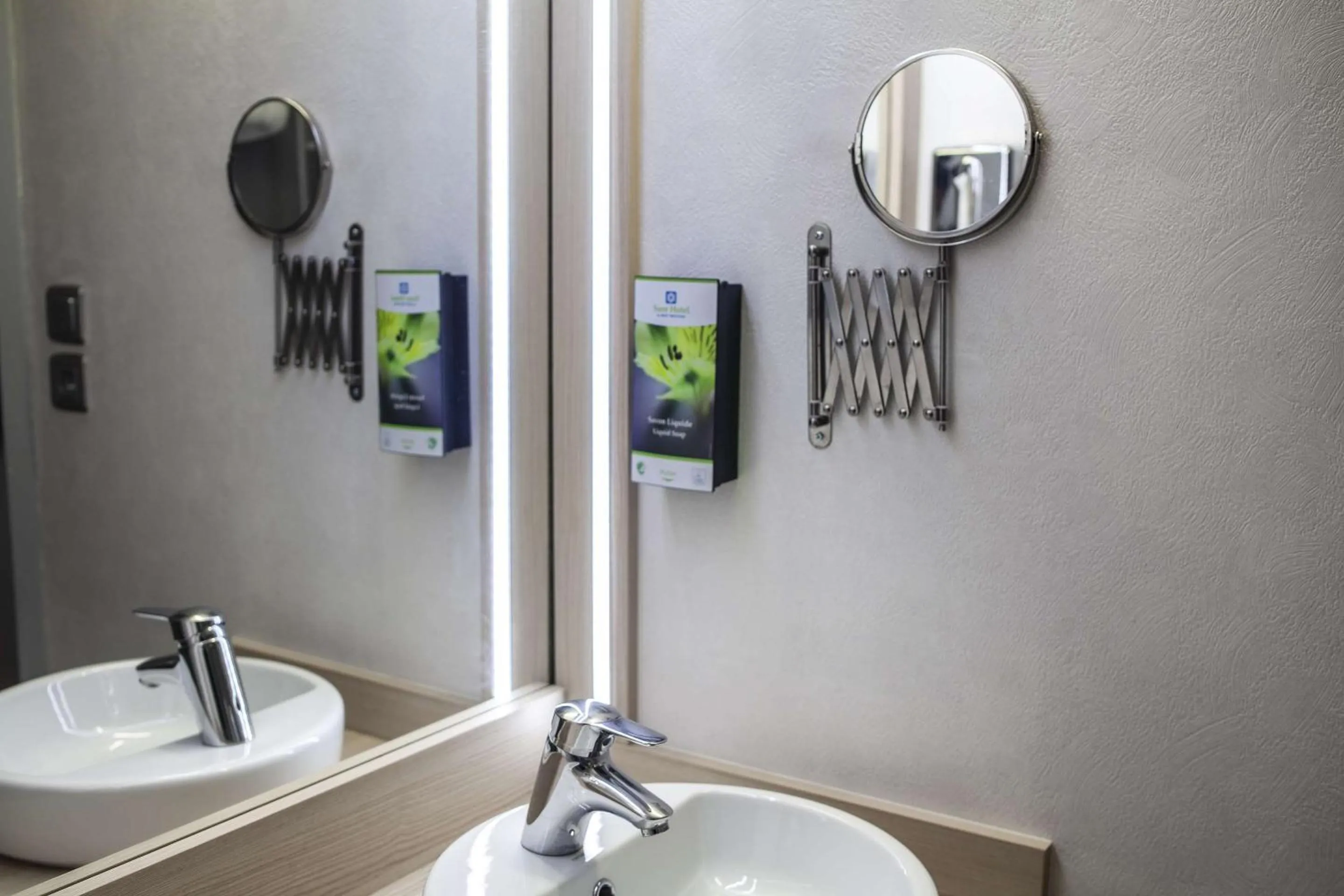 Bathroom in Sure Hotel by Best Western Lille Tourcoing Ex Hotel Garden