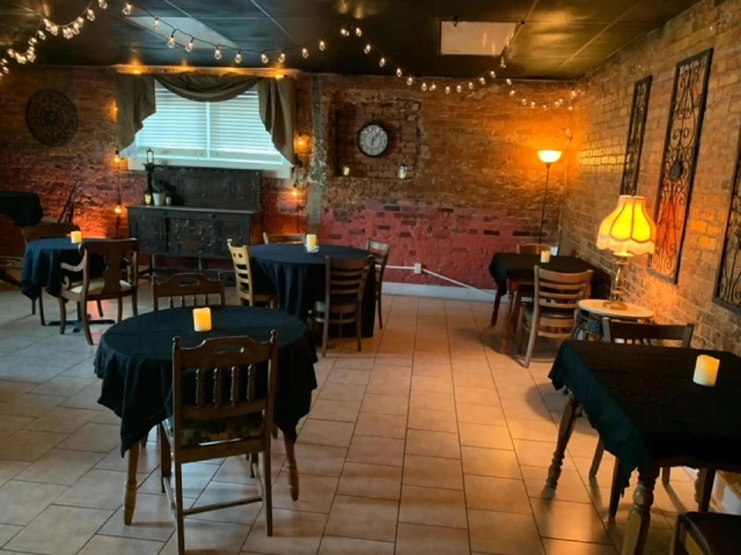 Restaurant/places to eat in The Belmont Inn by OYO