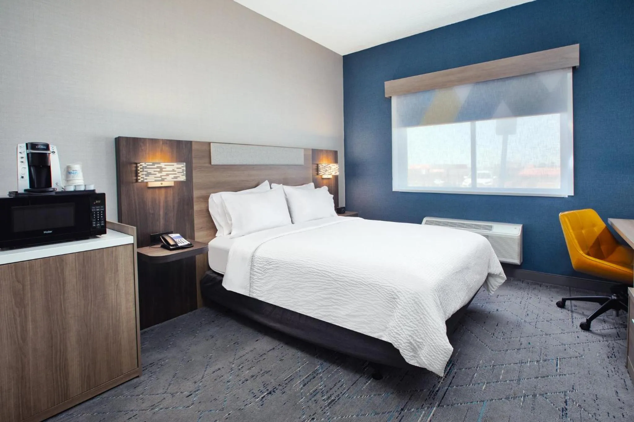 Photo of the whole room, Bed in Holiday Inn Express Sault Ste Marie by IHG