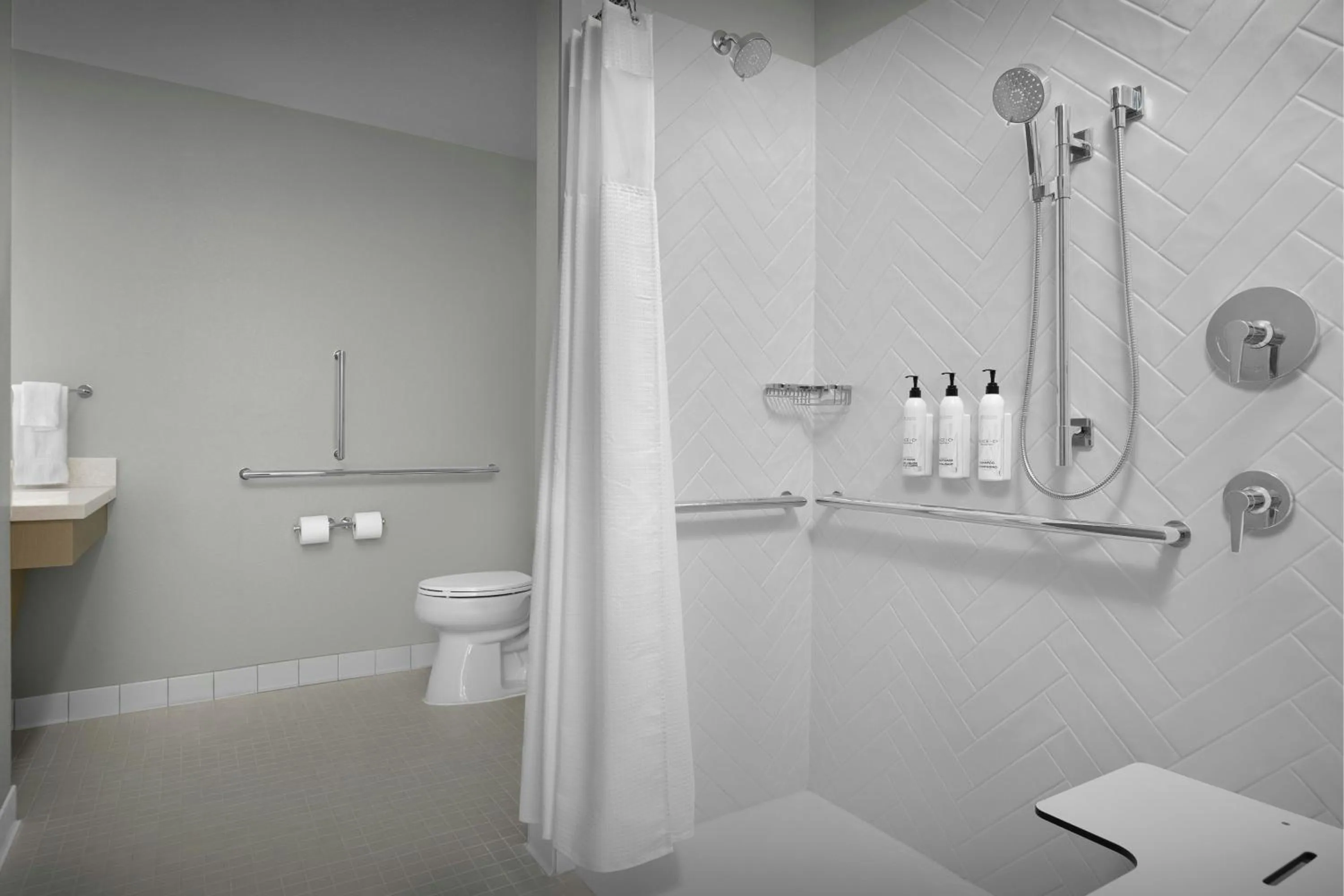 Bathroom in TownePlace Suites by Marriott Annapolis