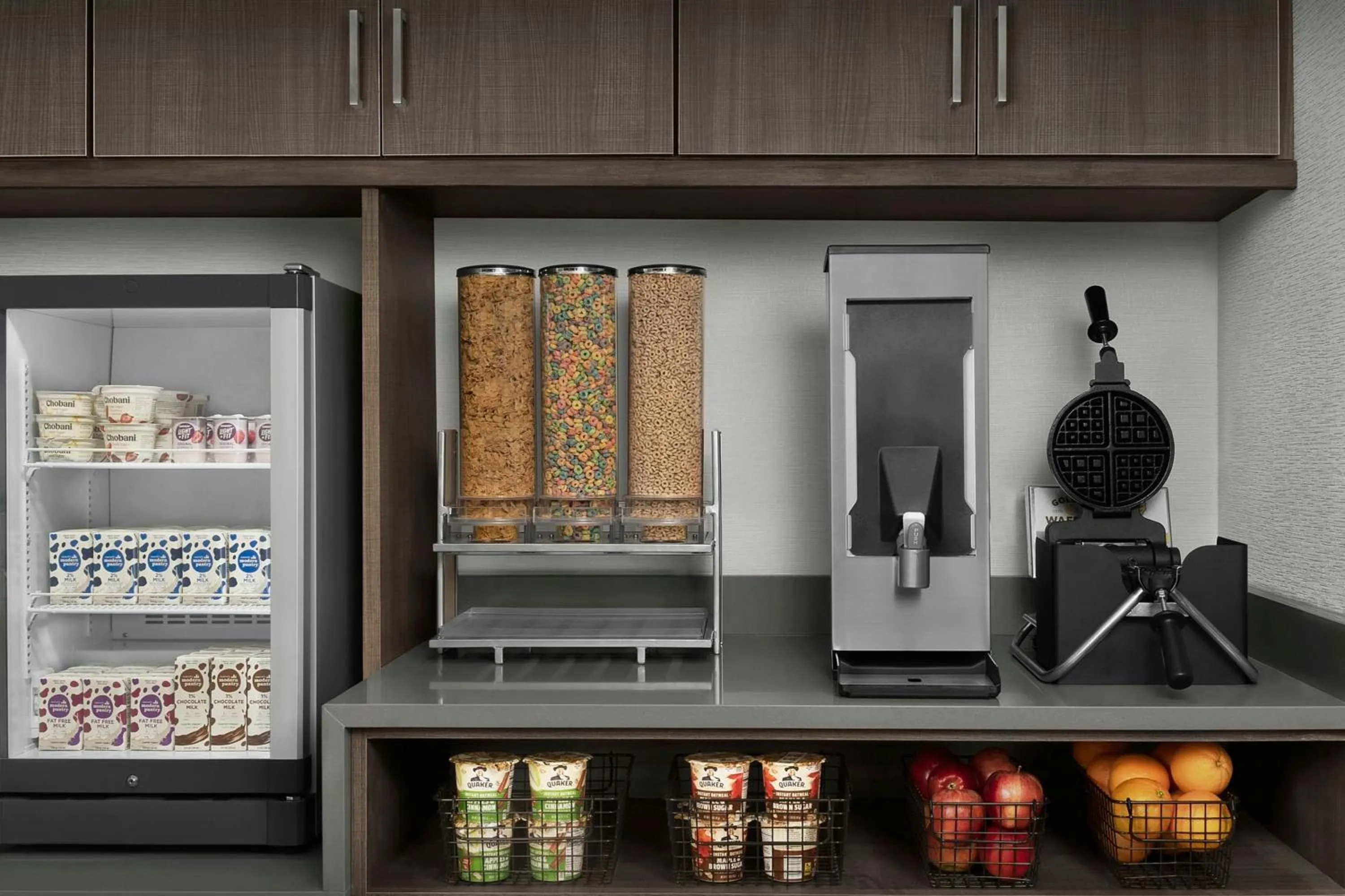 Breakfast in TownePlace Suites by Marriott Annapolis