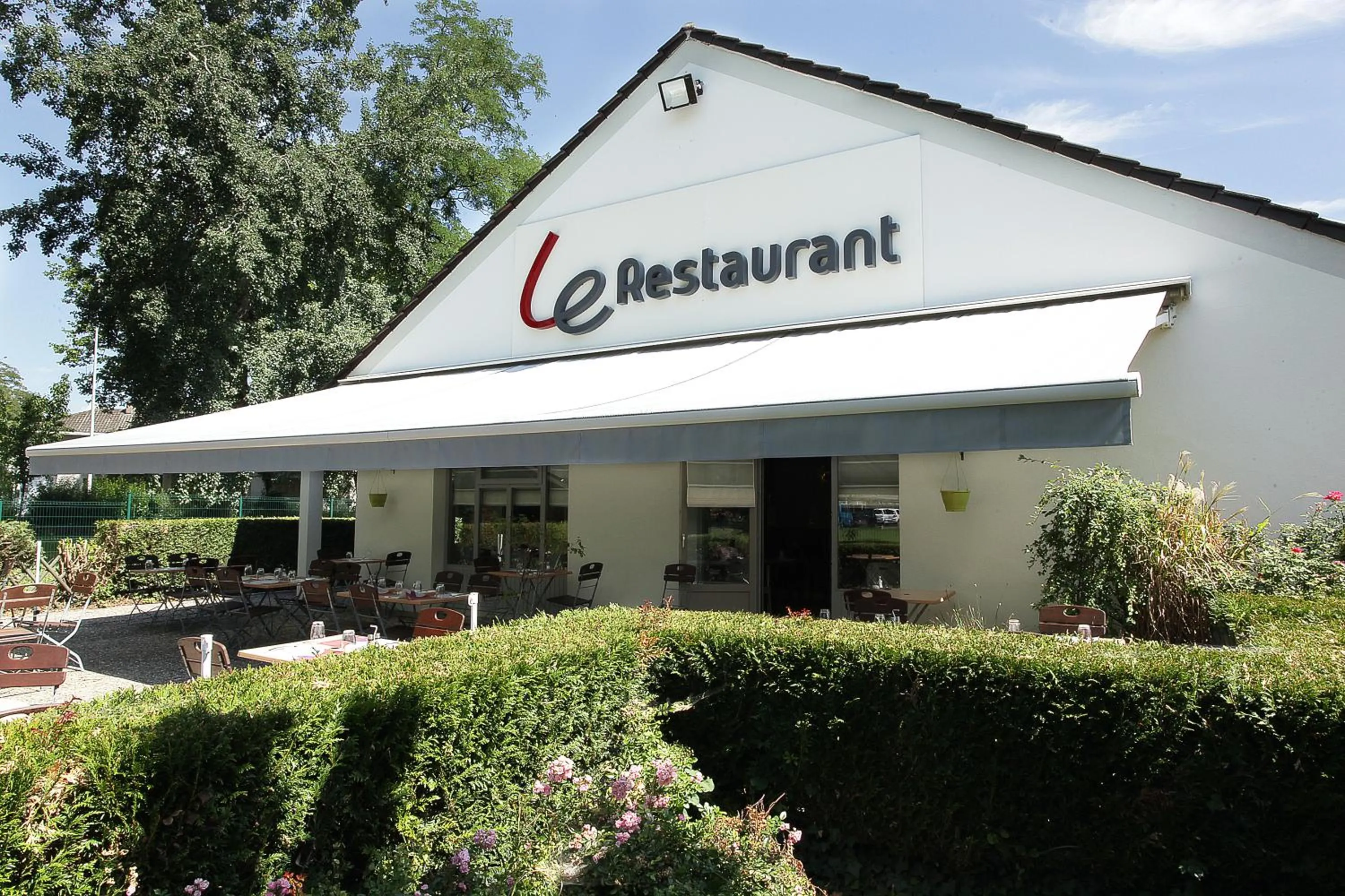 Facade/entrance in Hôtel Campanile Strasbourg Aéroport Lingolsheim