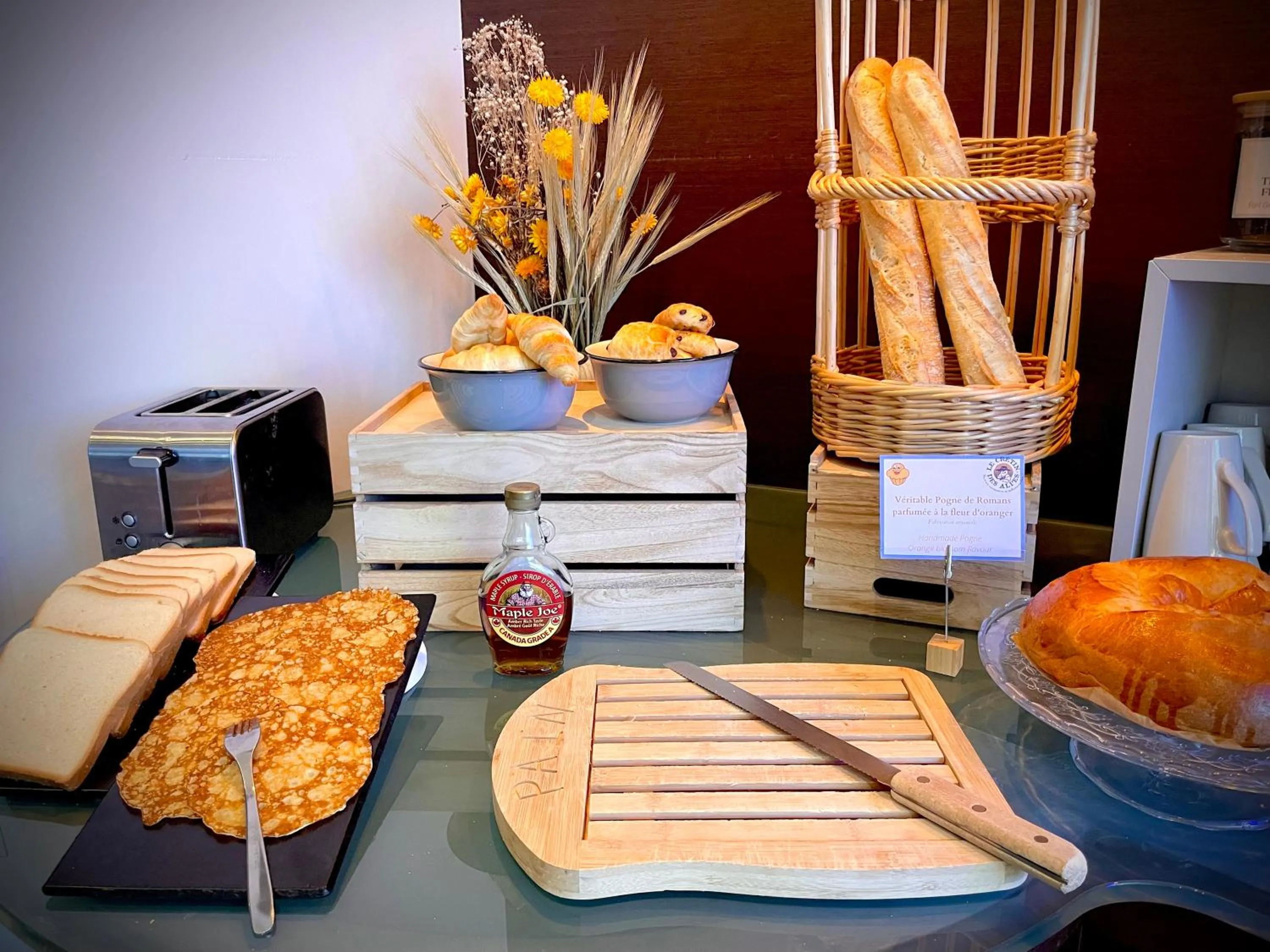 Breakfast in Kyriad Grenoble Centre