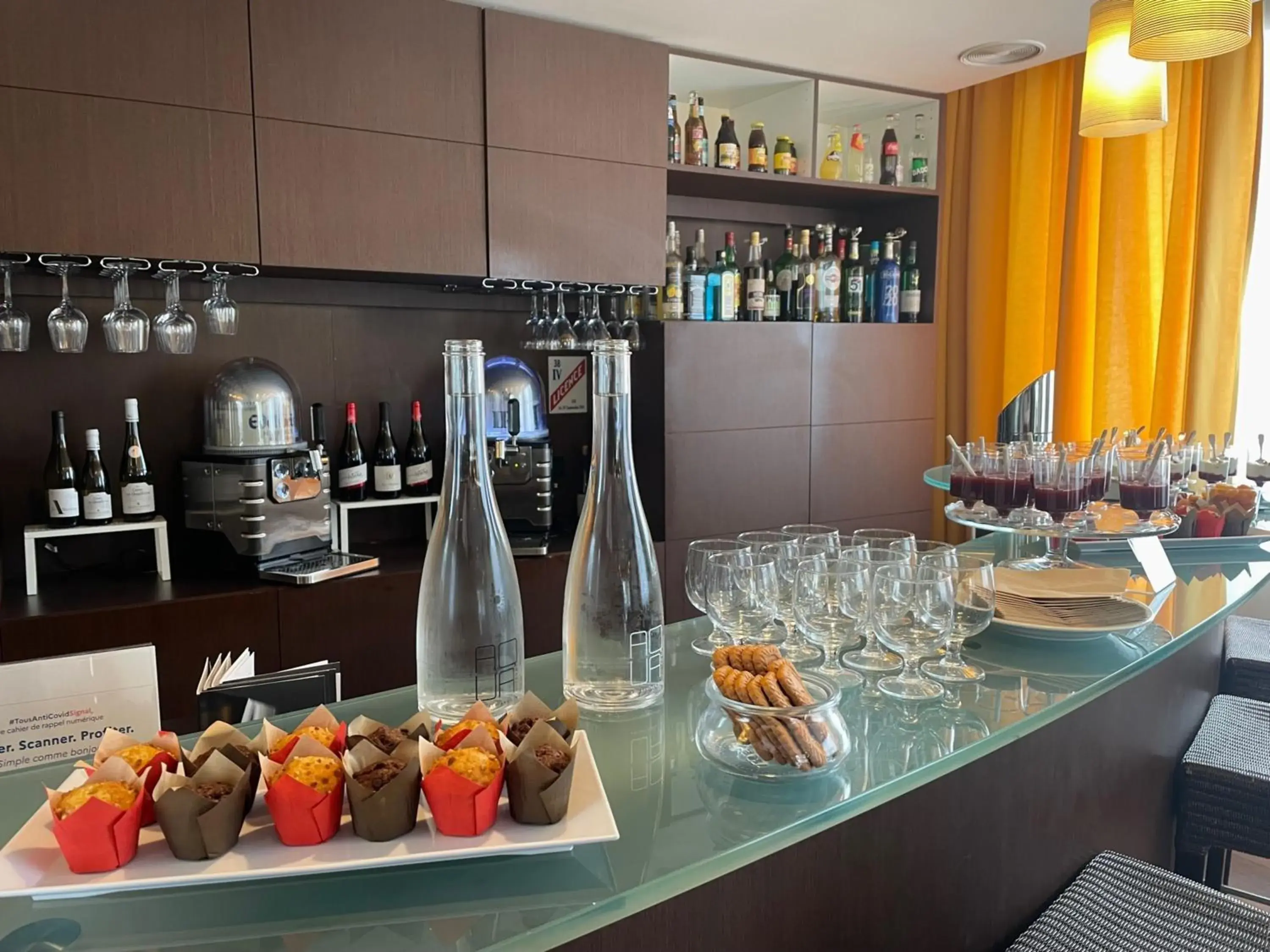 Lounge or bar in Kyriad Grenoble Centre Lounge or bar in Kyriad Grenoble Centre